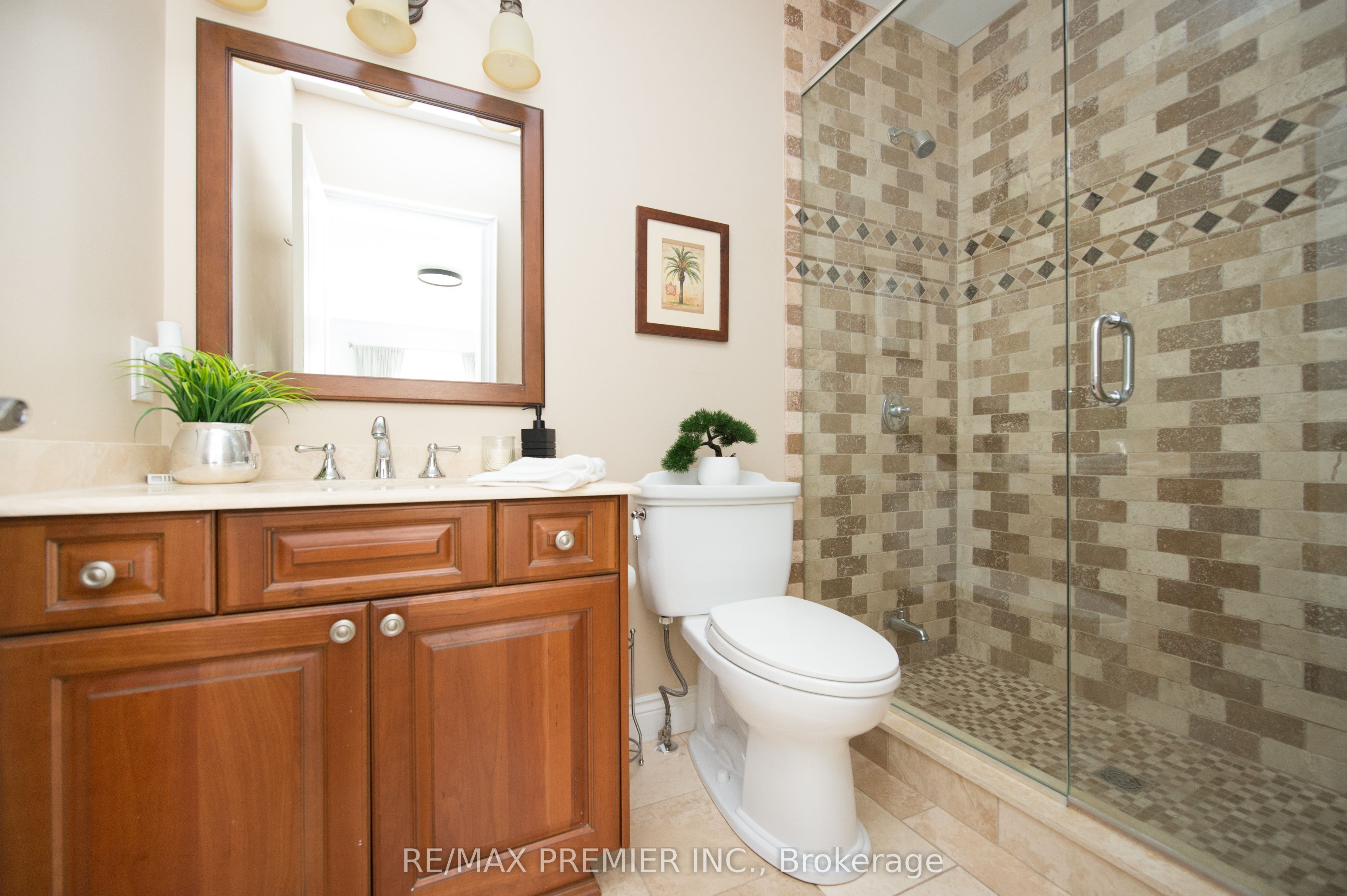 2064 Dickson Road Property Photo 41