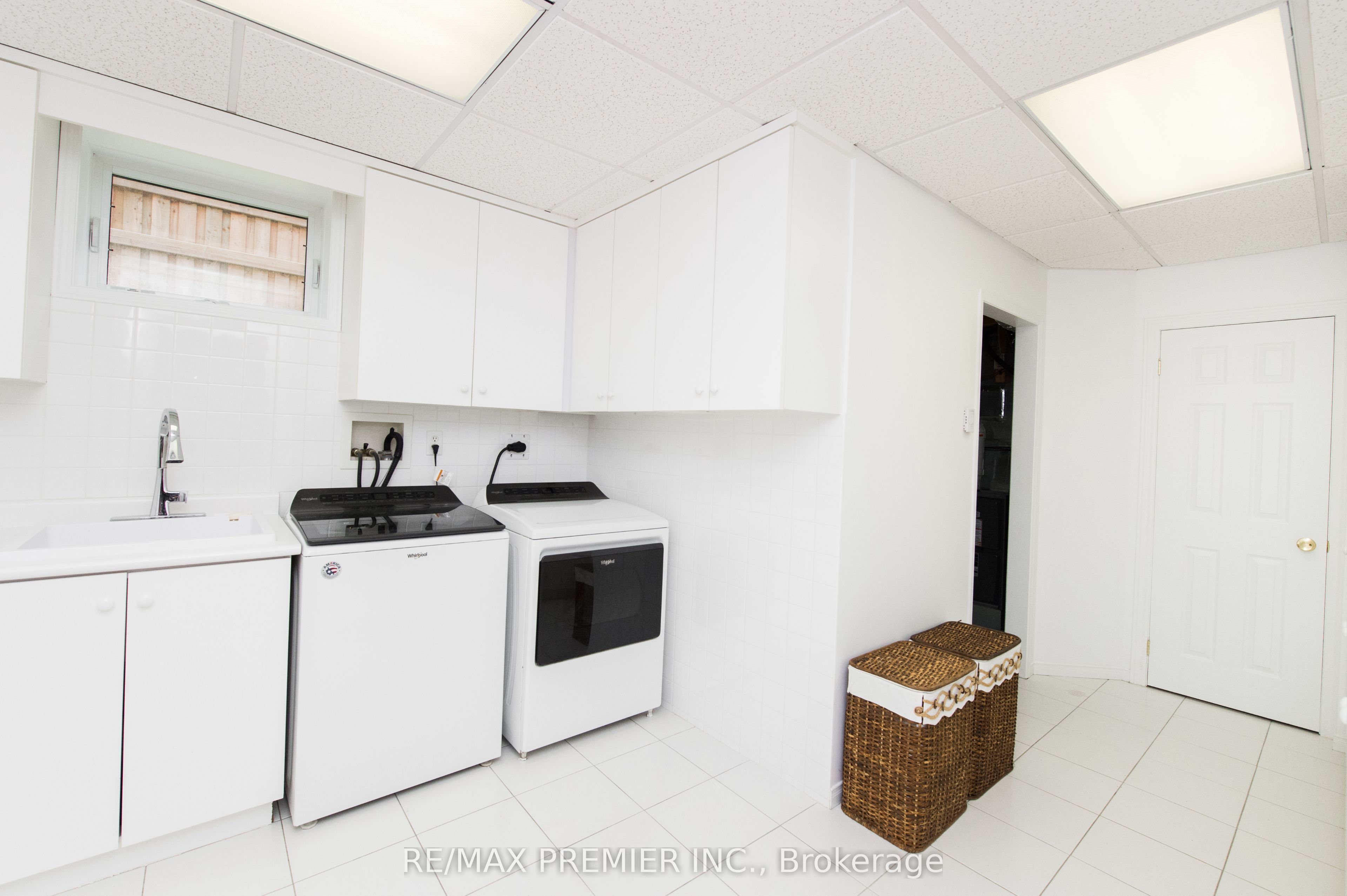 2064 Dickson Road Property Photo 45