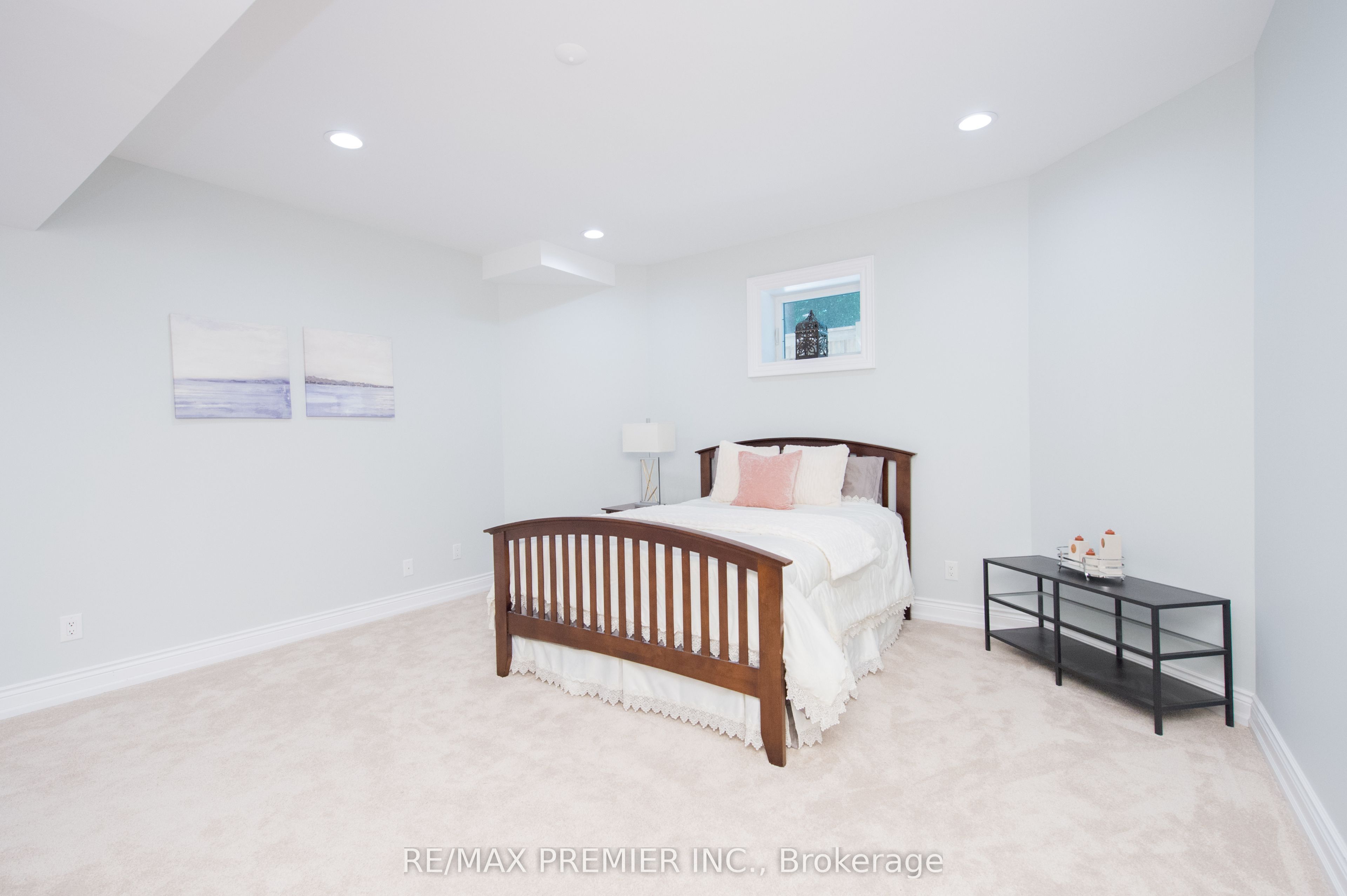 2064 Dickson Road Property Photo 46