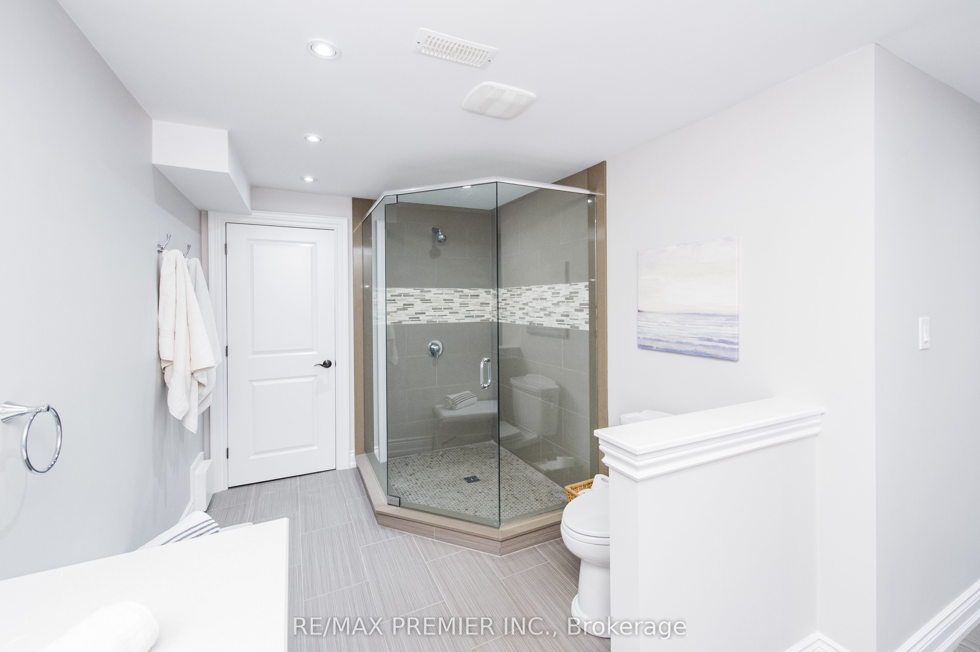 2064 Dickson Road Property Photo 48