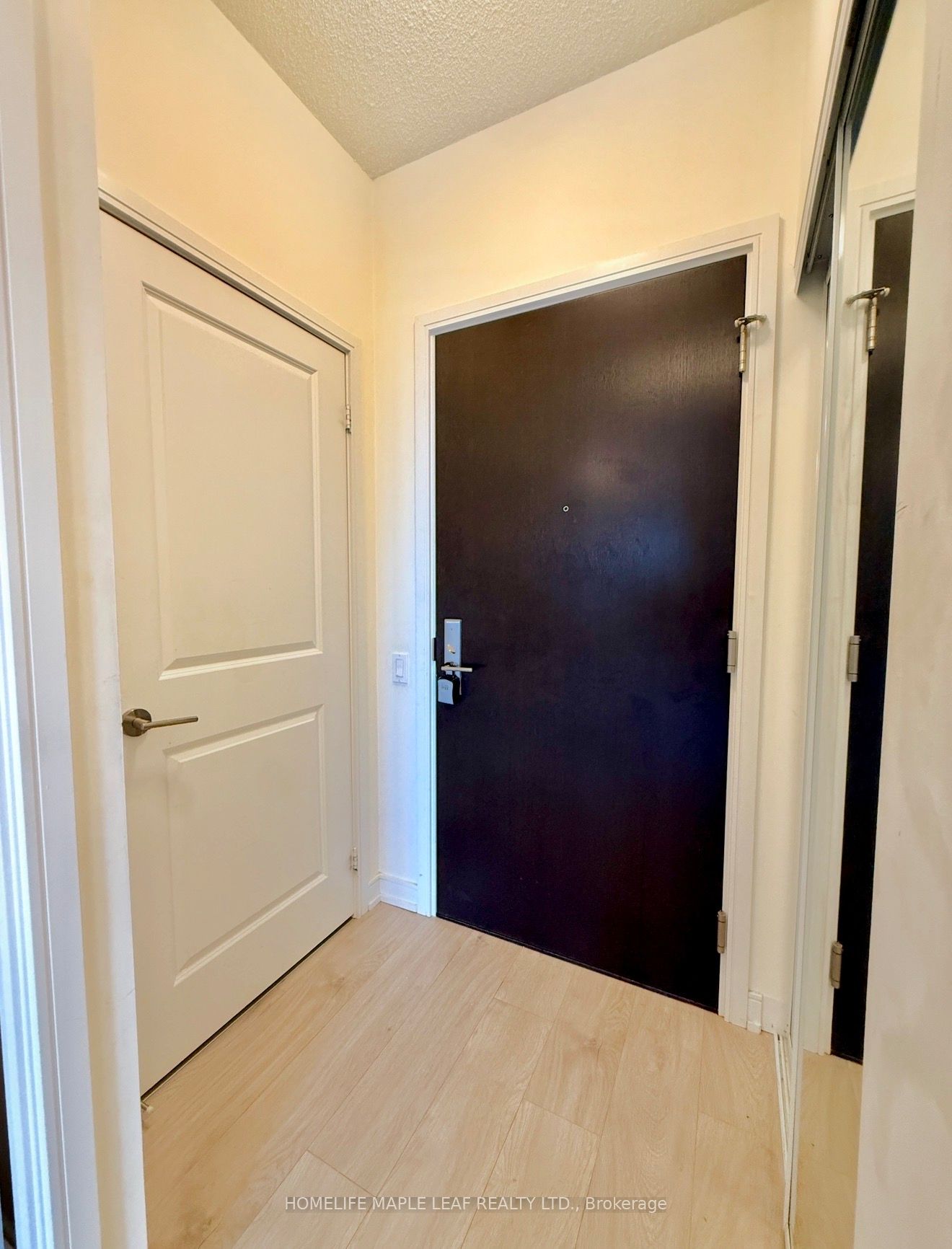 8 Nahani Way 1019 Property Photo 7