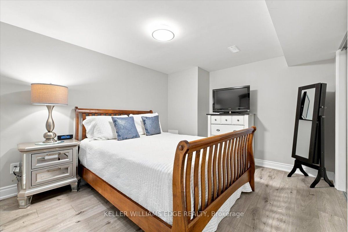 2407 Barclay Road Property Photo 32