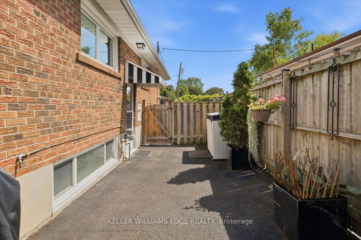 2407 Barclay Road Property Photo 37