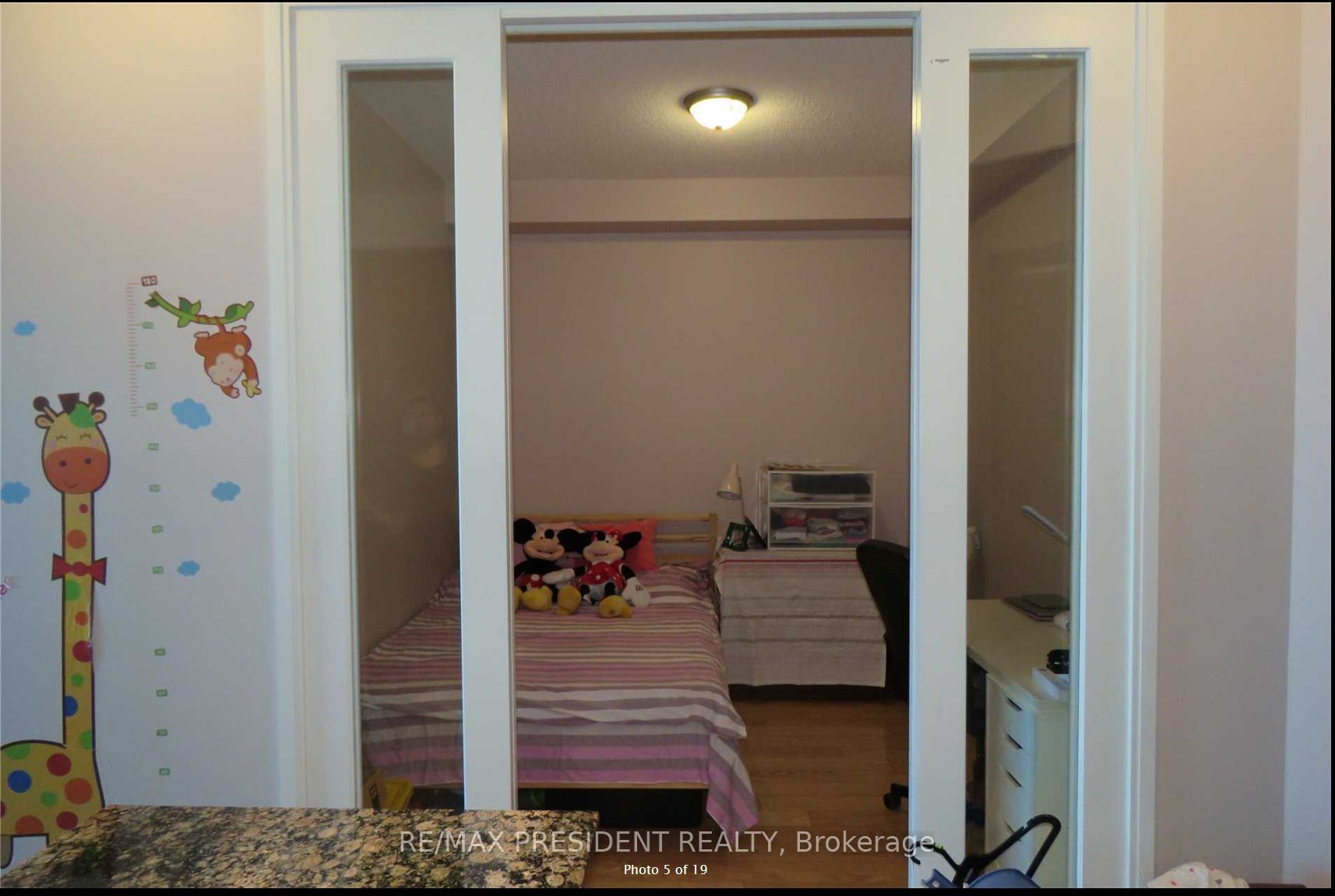 90 Absolute Avenue 1605 Property Photo 9
