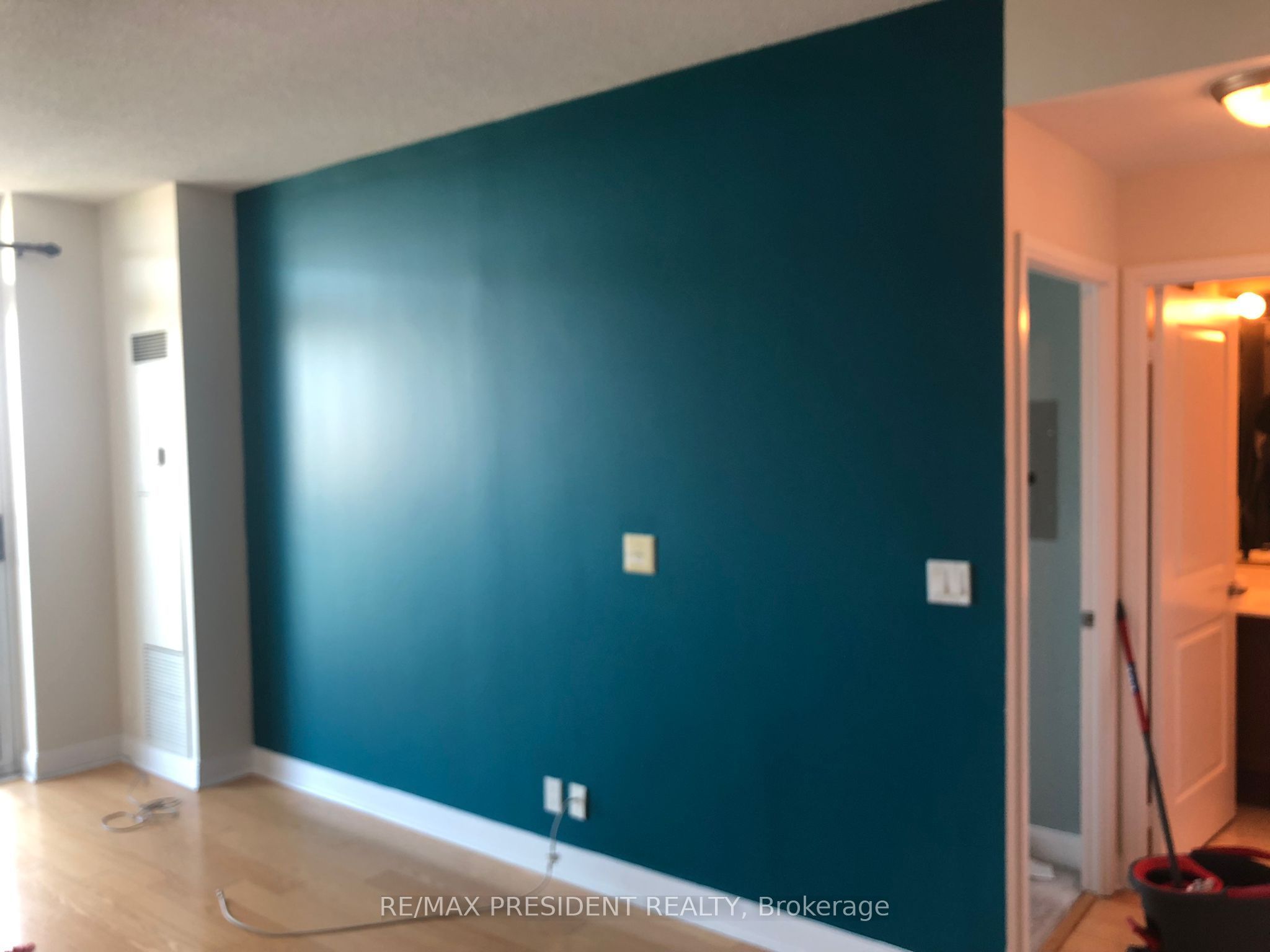 90 Absolute Avenue 1605 Property Photo 14