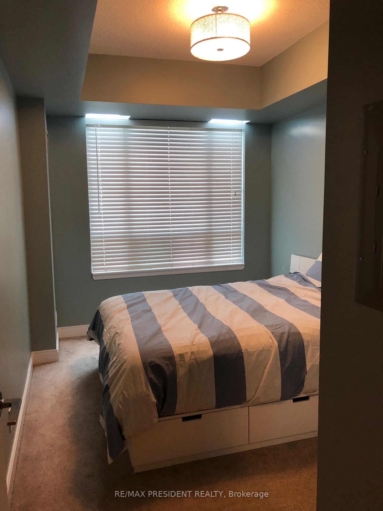 90 Absolute Avenue 1605 Property Photo 15