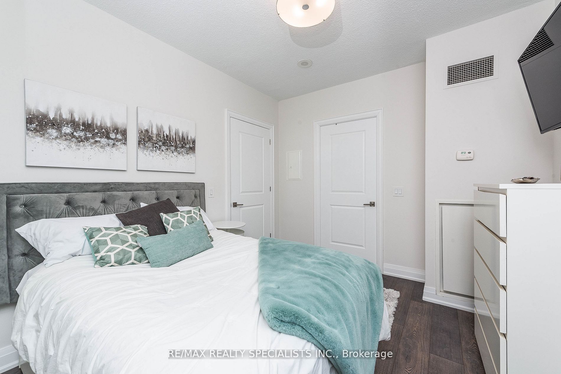 2083 Lake Shore Boulevard W 1114 Property Photo 10