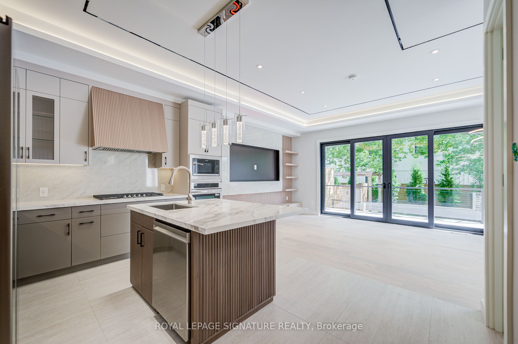 878 Atwater Avenue Property Photo 10