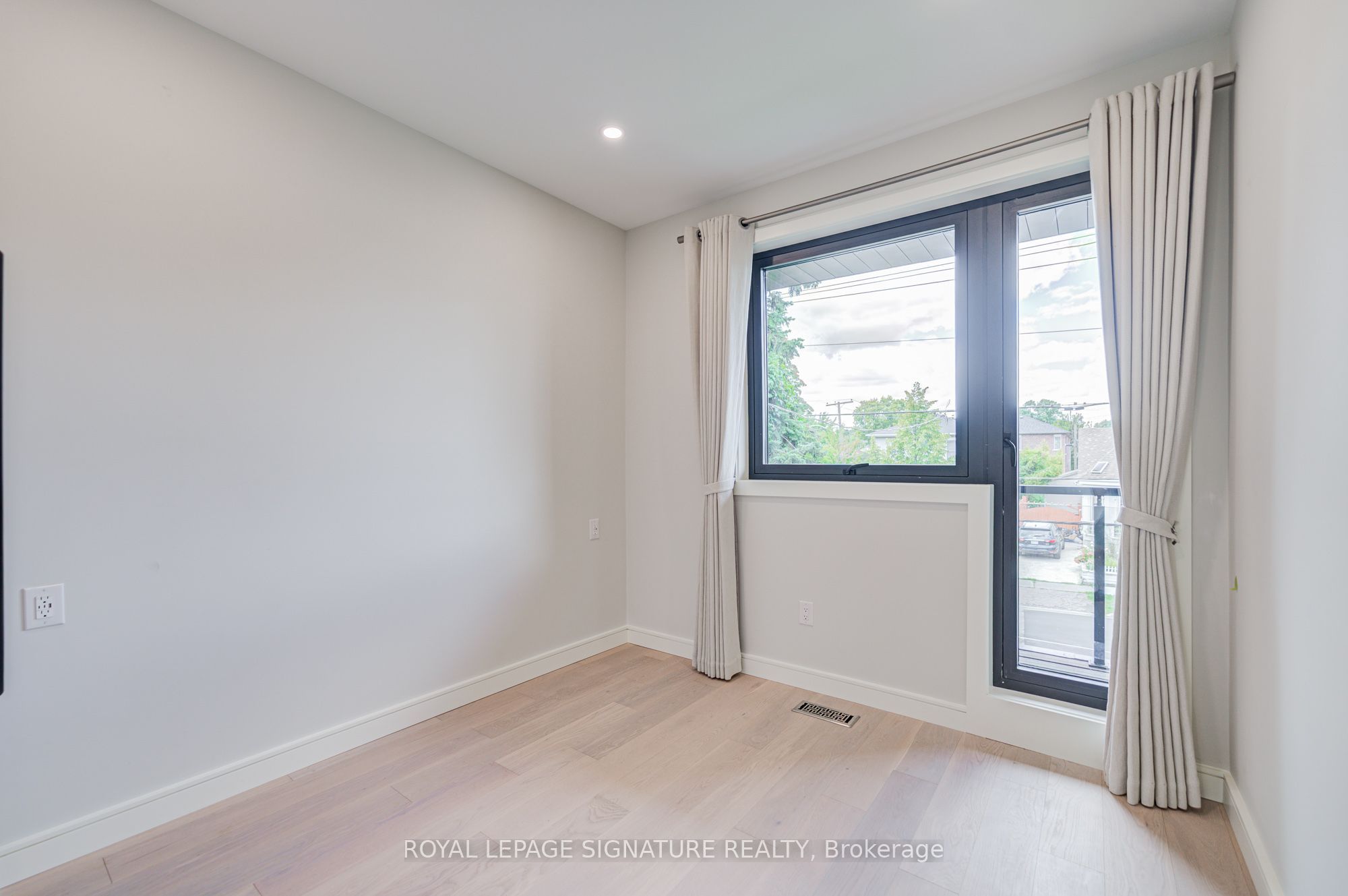 878 Atwater Avenue Property Photo 33