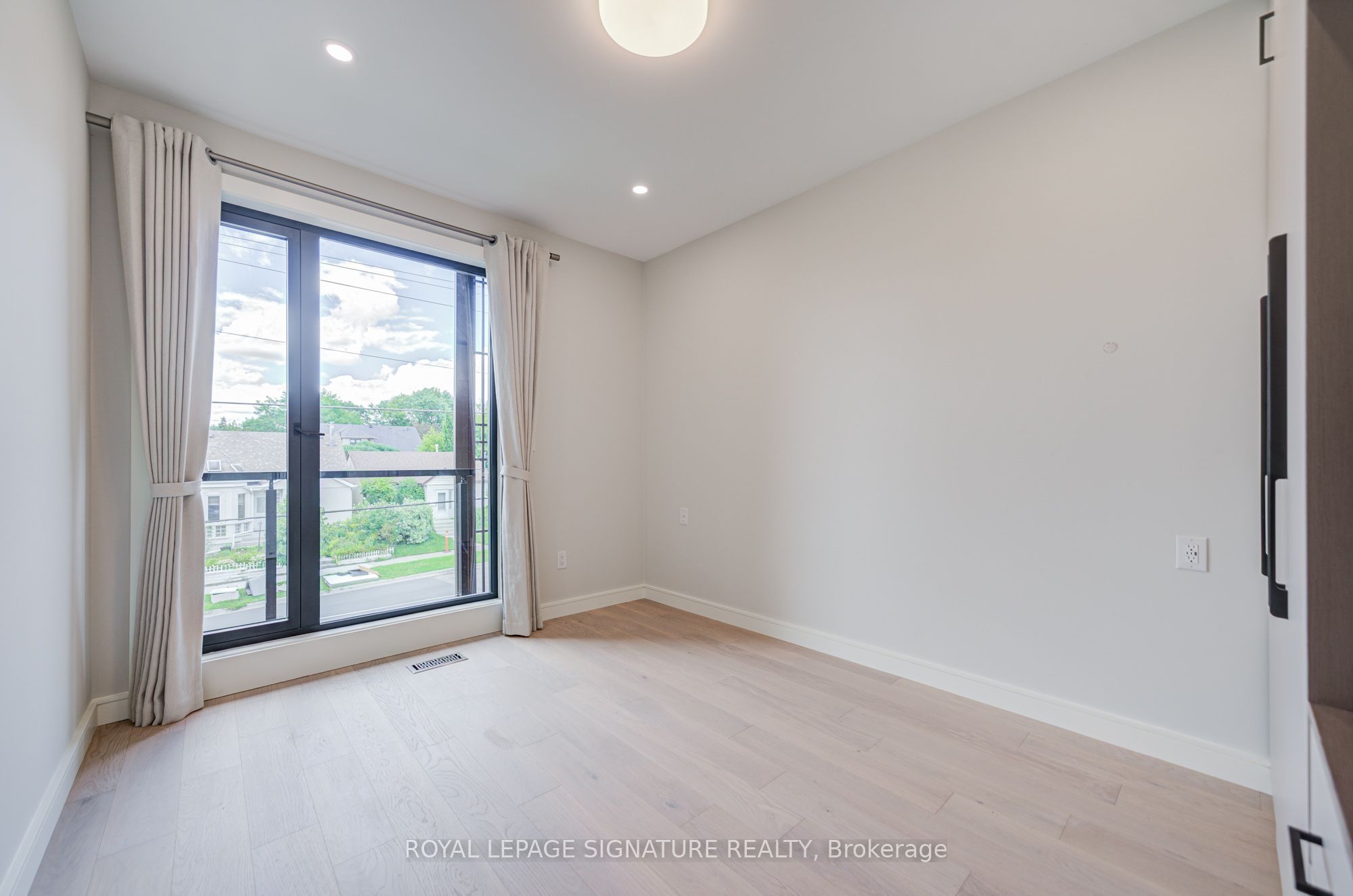 878 Atwater Avenue Property Photo 38