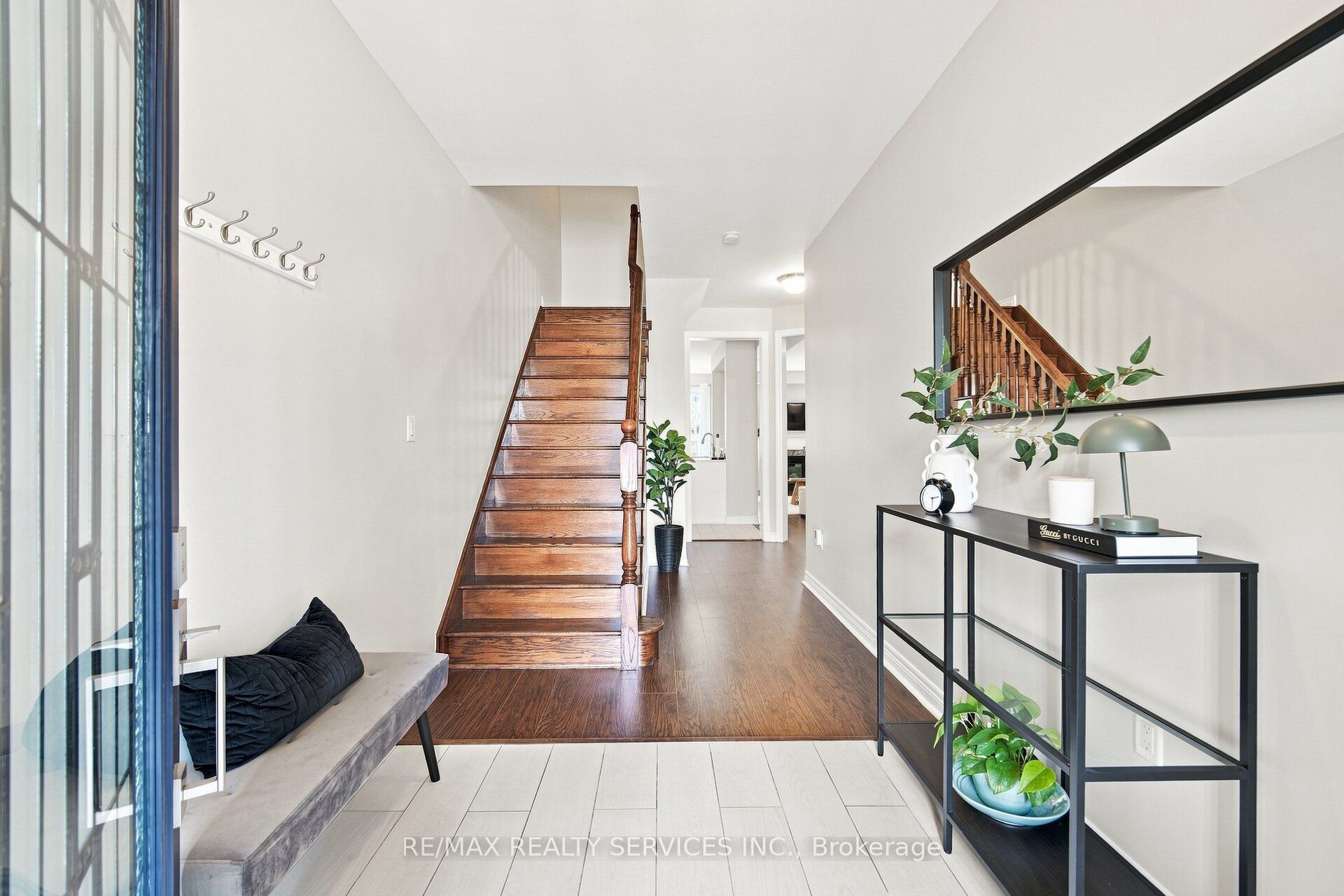 20 Cedarcrest Street Property Photo 6