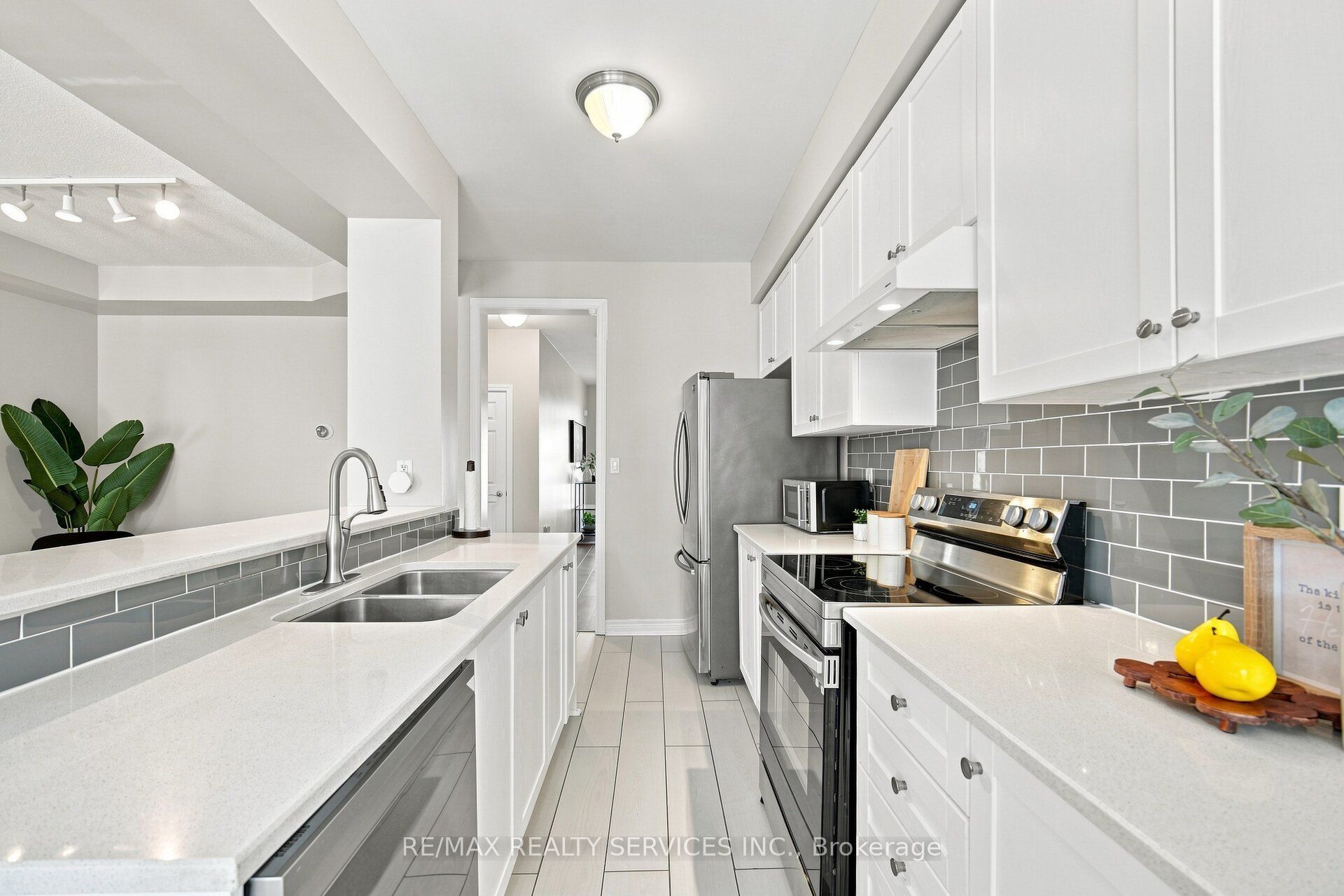 20 Cedarcrest Street Property Photo 8