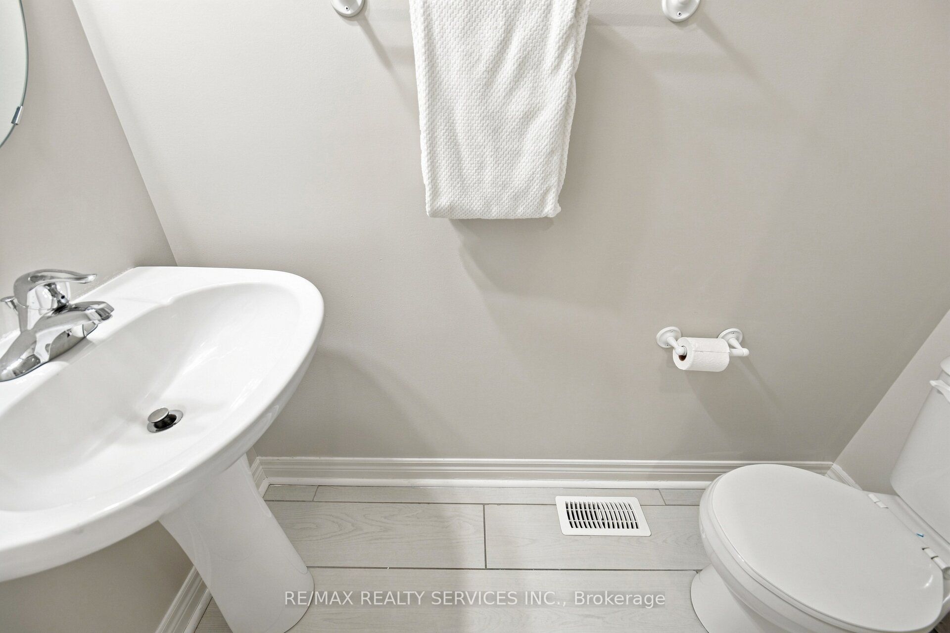 20 Cedarcrest Street Property Photo 15