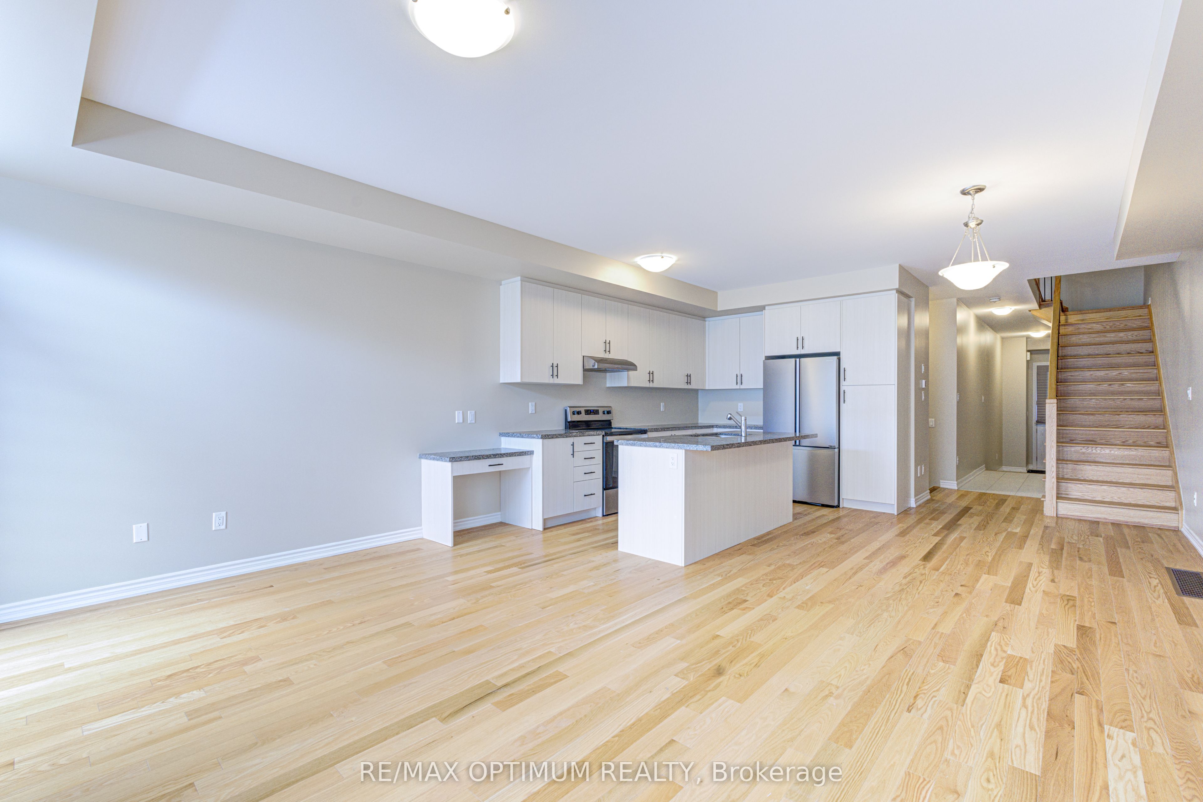 1420 Oakmont Common Property Photo 5