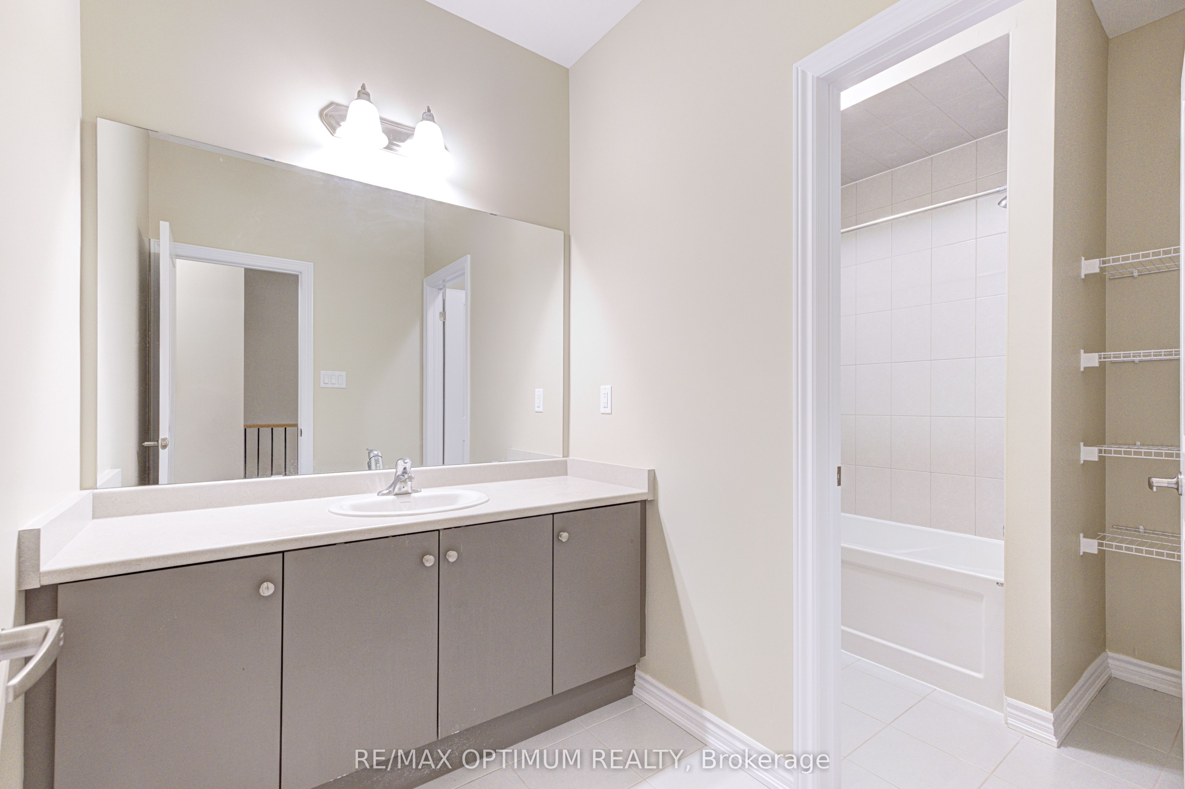 1420 Oakmont Common Property Photo 25
