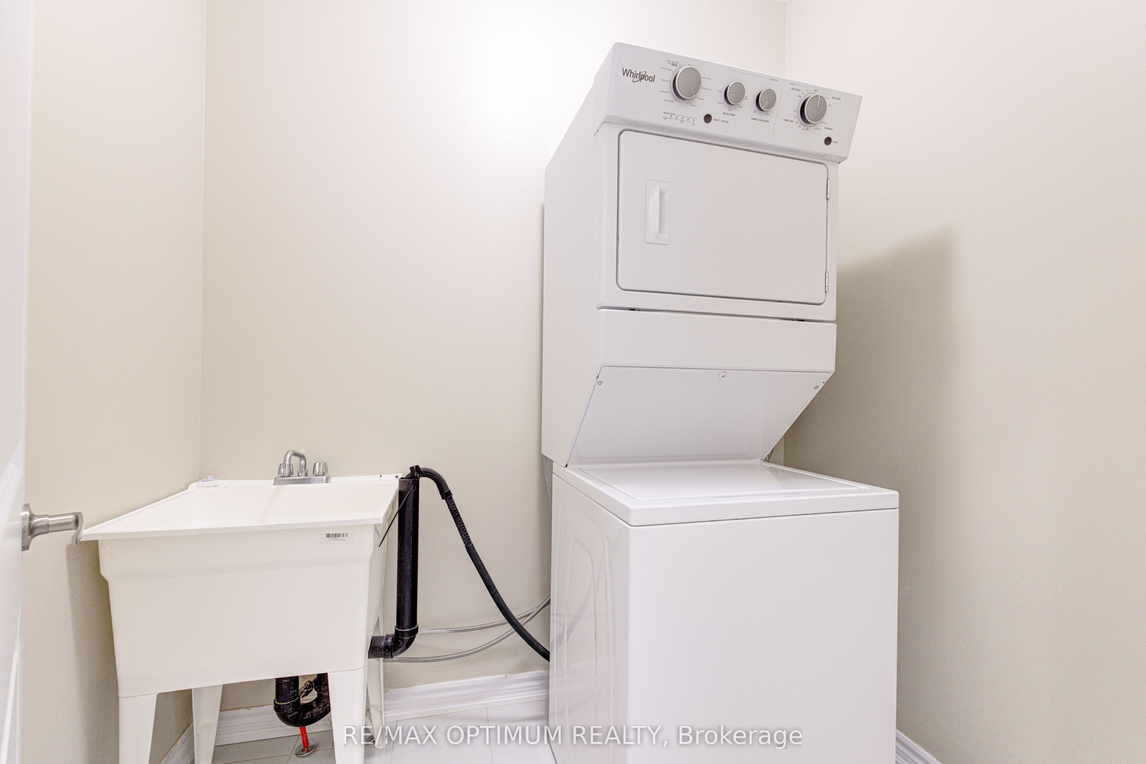 1420 Oakmont Common Property Photo 27