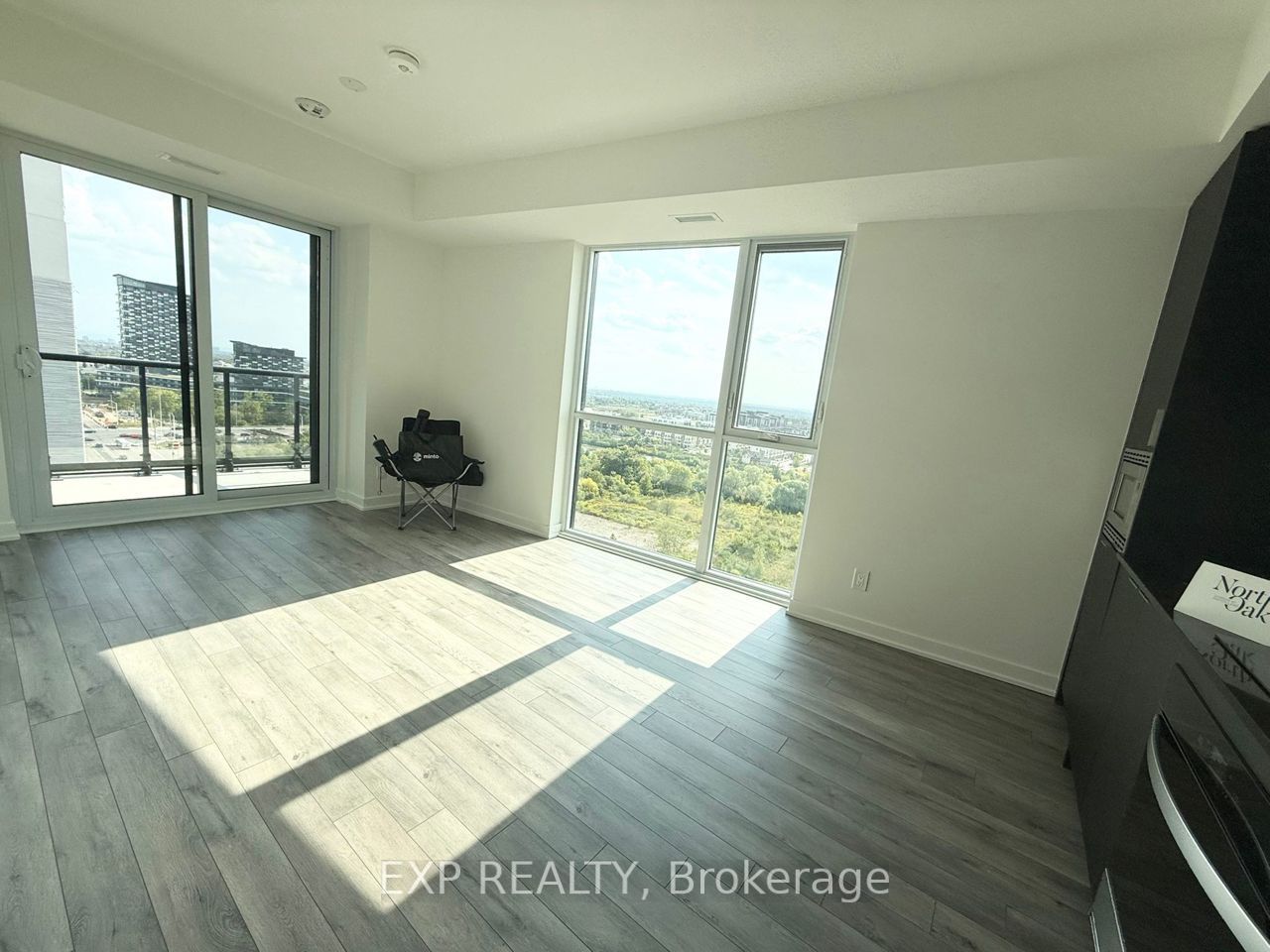 3079 Trafalgar Road 1602 Property Photo 5
