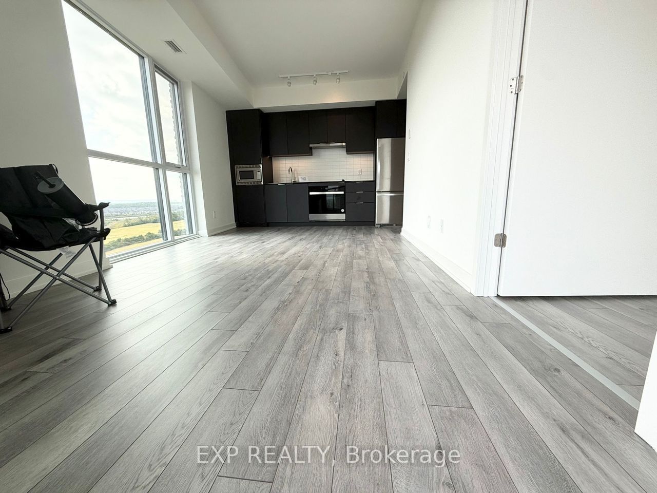 3079 Trafalgar Road 1602 Property Photo 6