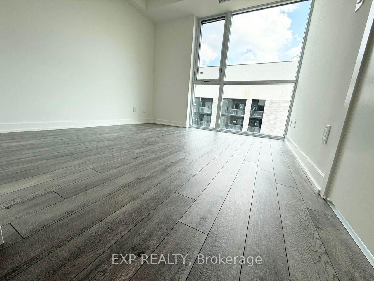 3079 Trafalgar Road 1602 Property Photo 7