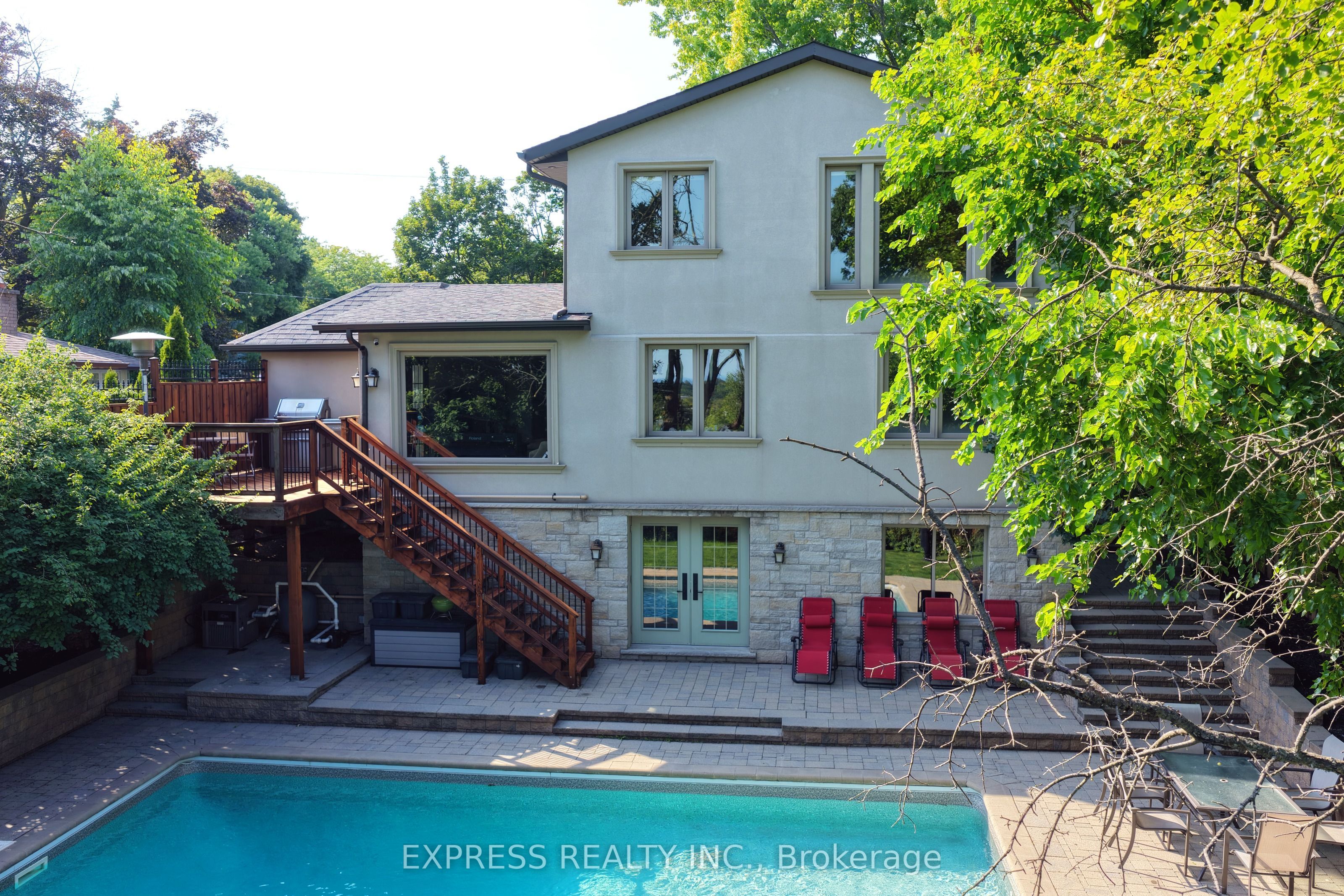 506 Falgarwood Drive Property Photo 3