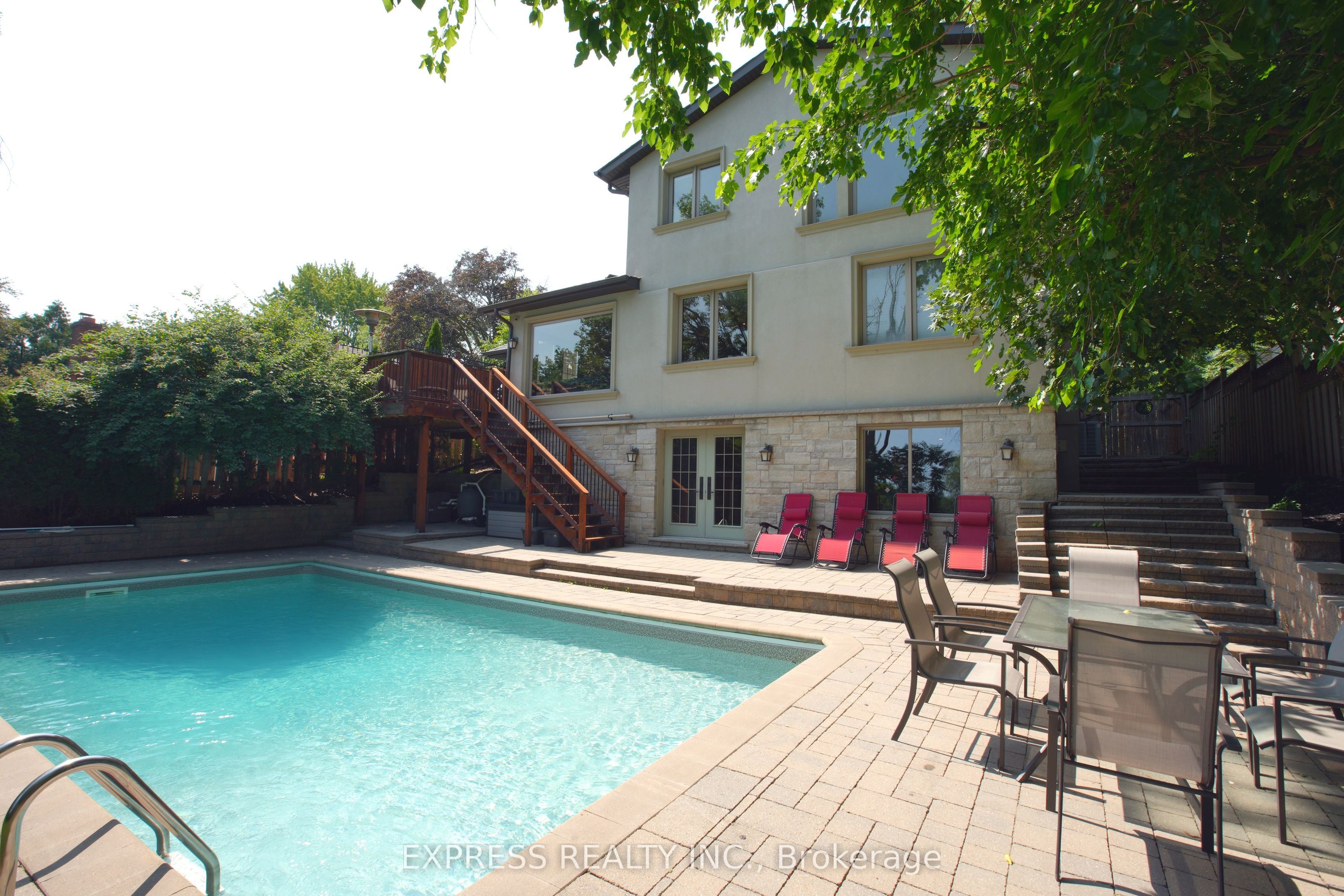 506 Falgarwood Drive Property Photo 12