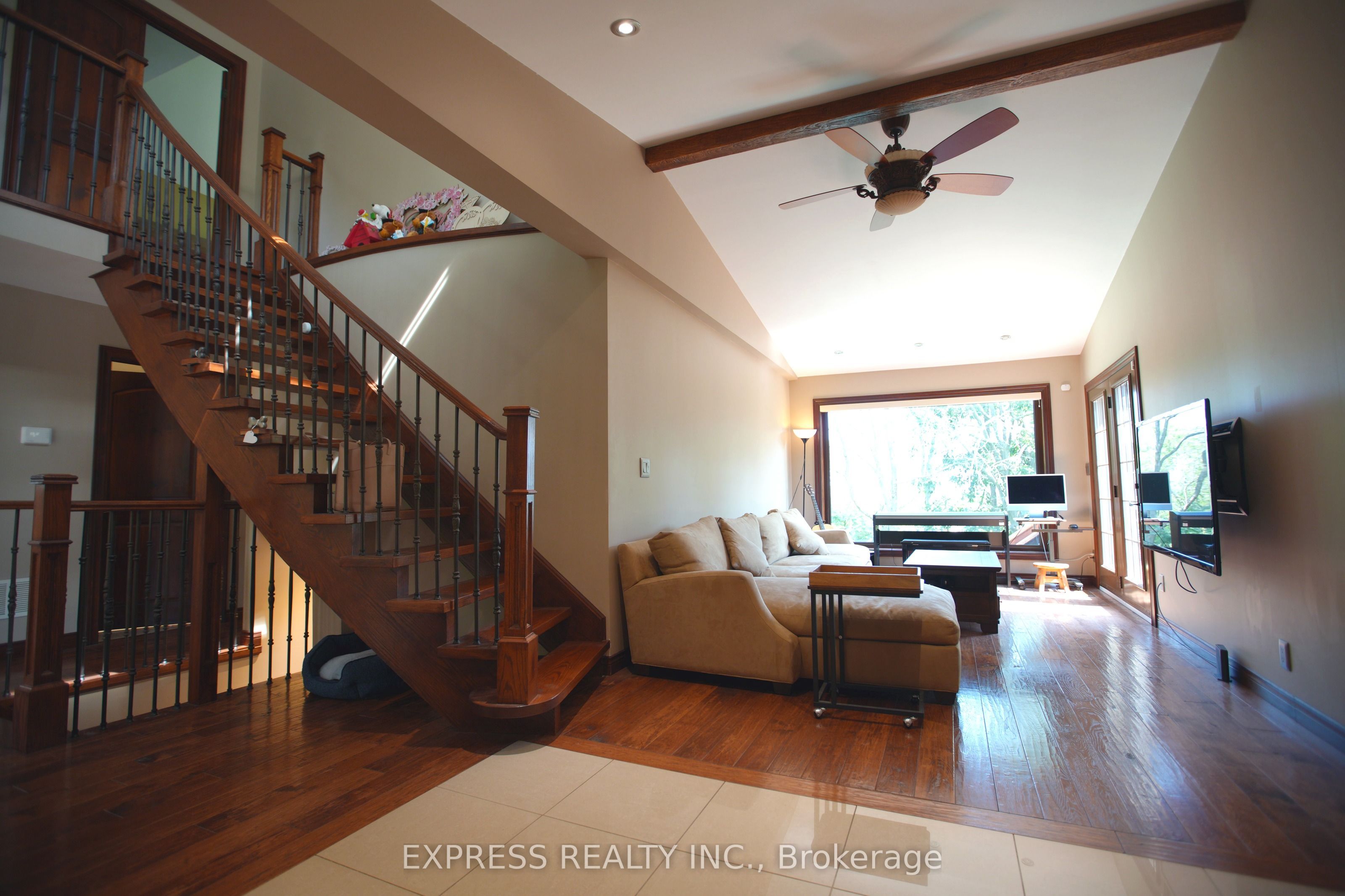 506 Falgarwood Drive Property Photo 17