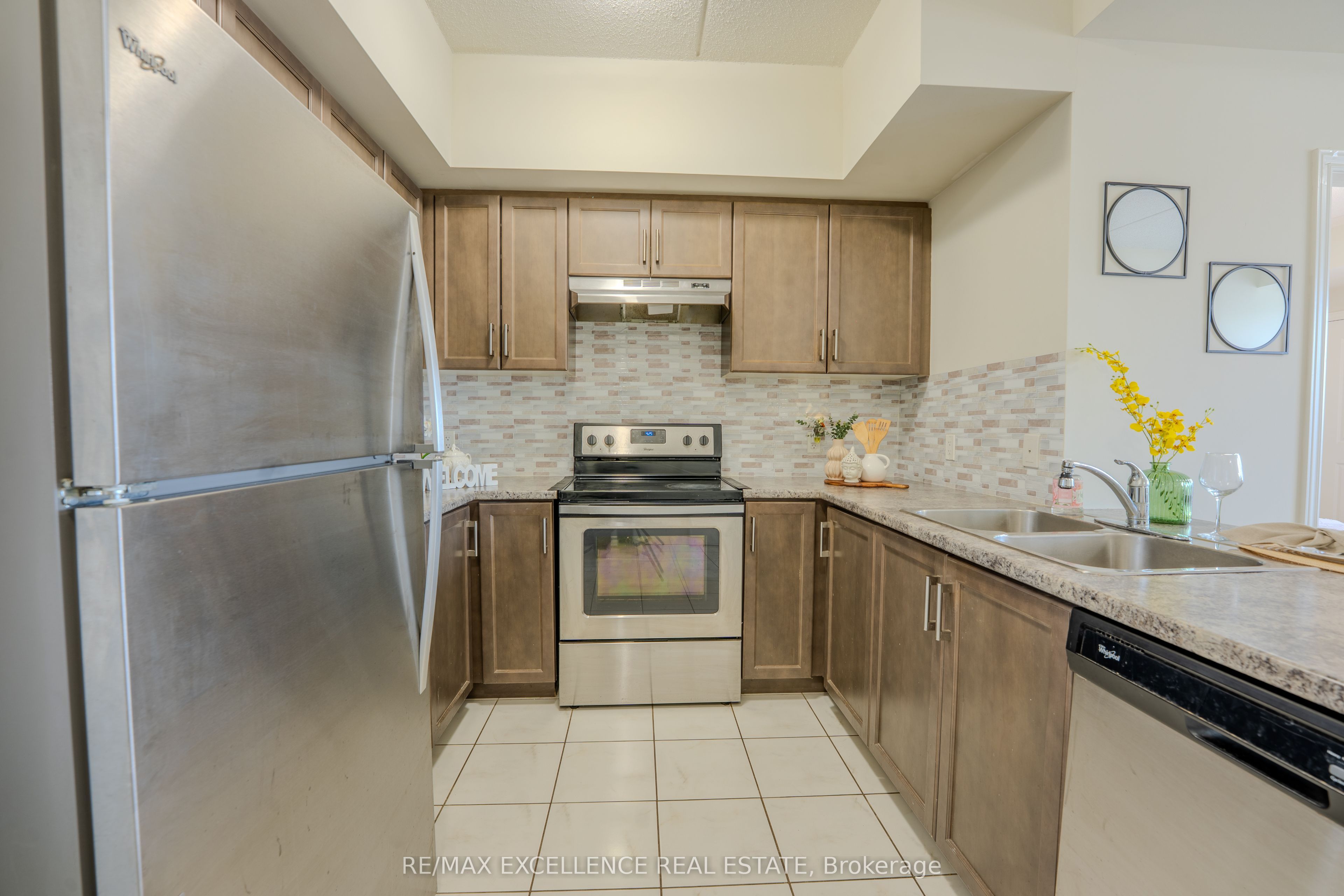 640 Sauve Street 420 Property Photo 5