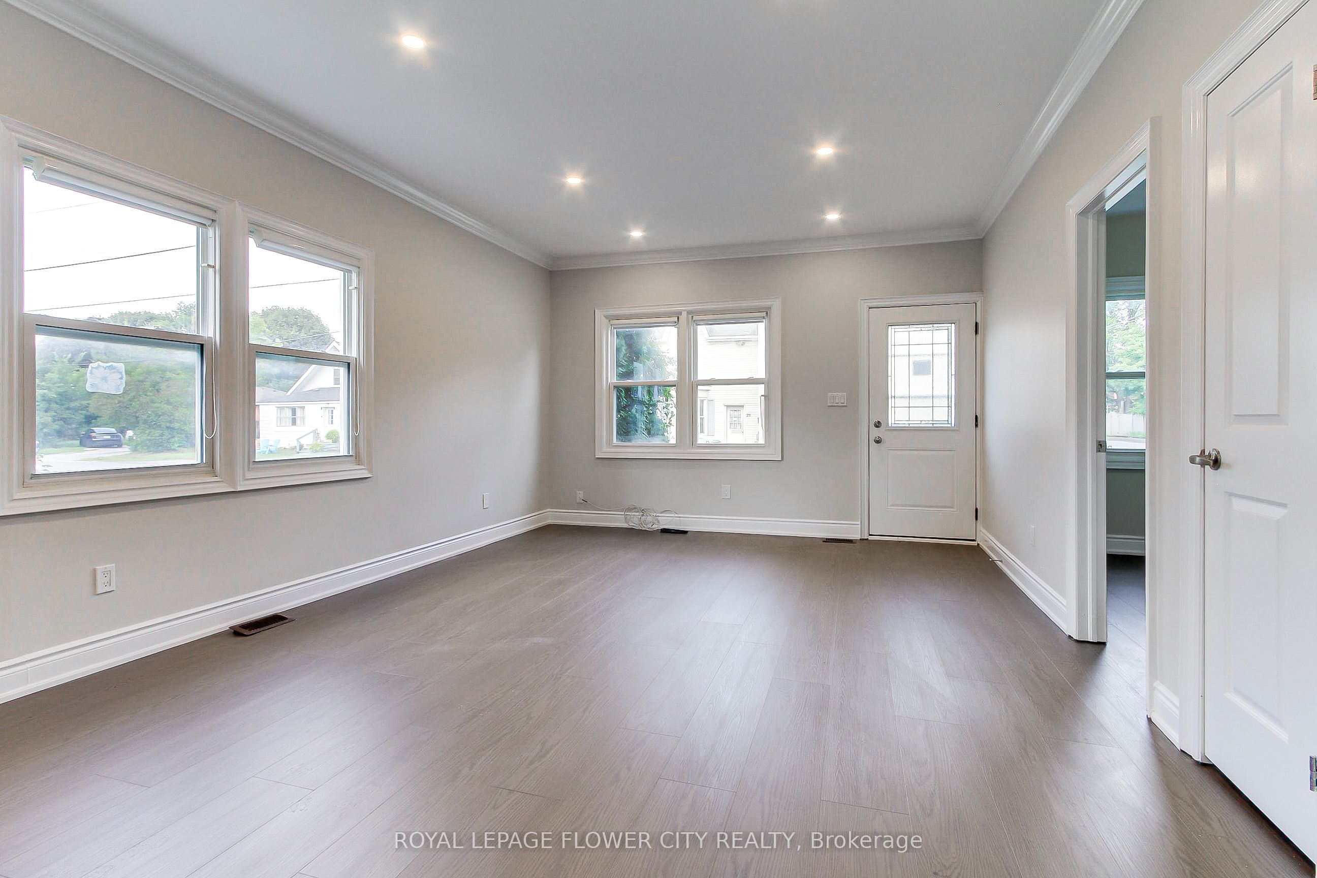 24 John Street Main Floor Property Photo 6