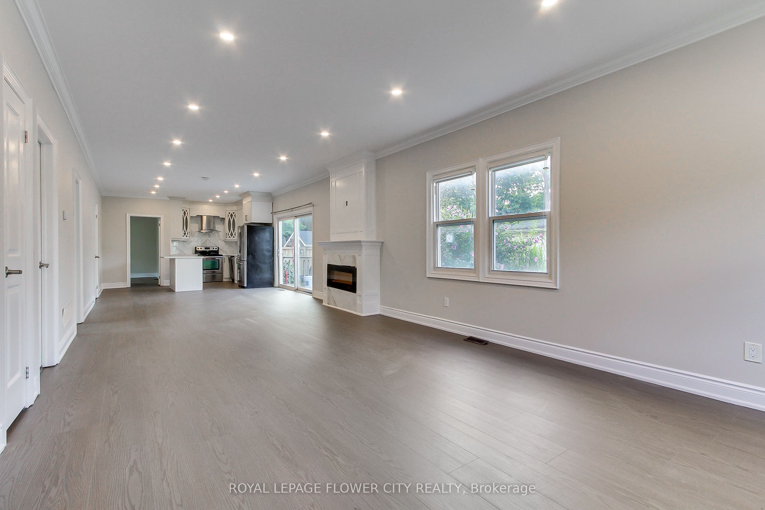 24 John Street Main Floor Property Photo 7