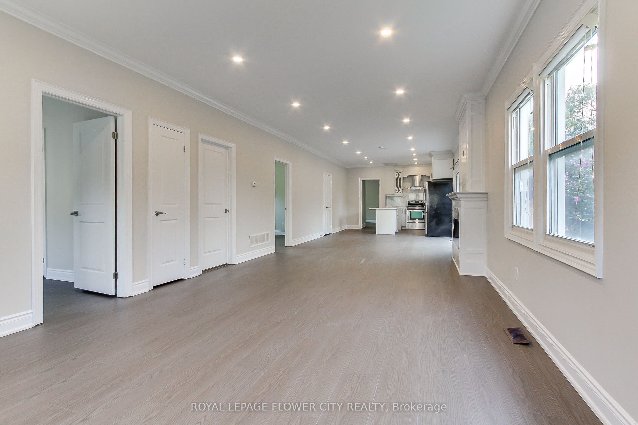 24 John Street Main Floor Property Photo 8