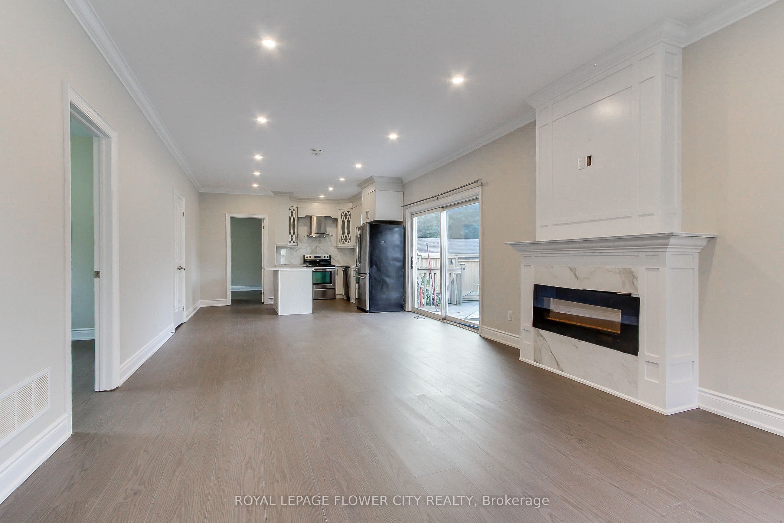 24 John Street Main Floor Property Photo 9