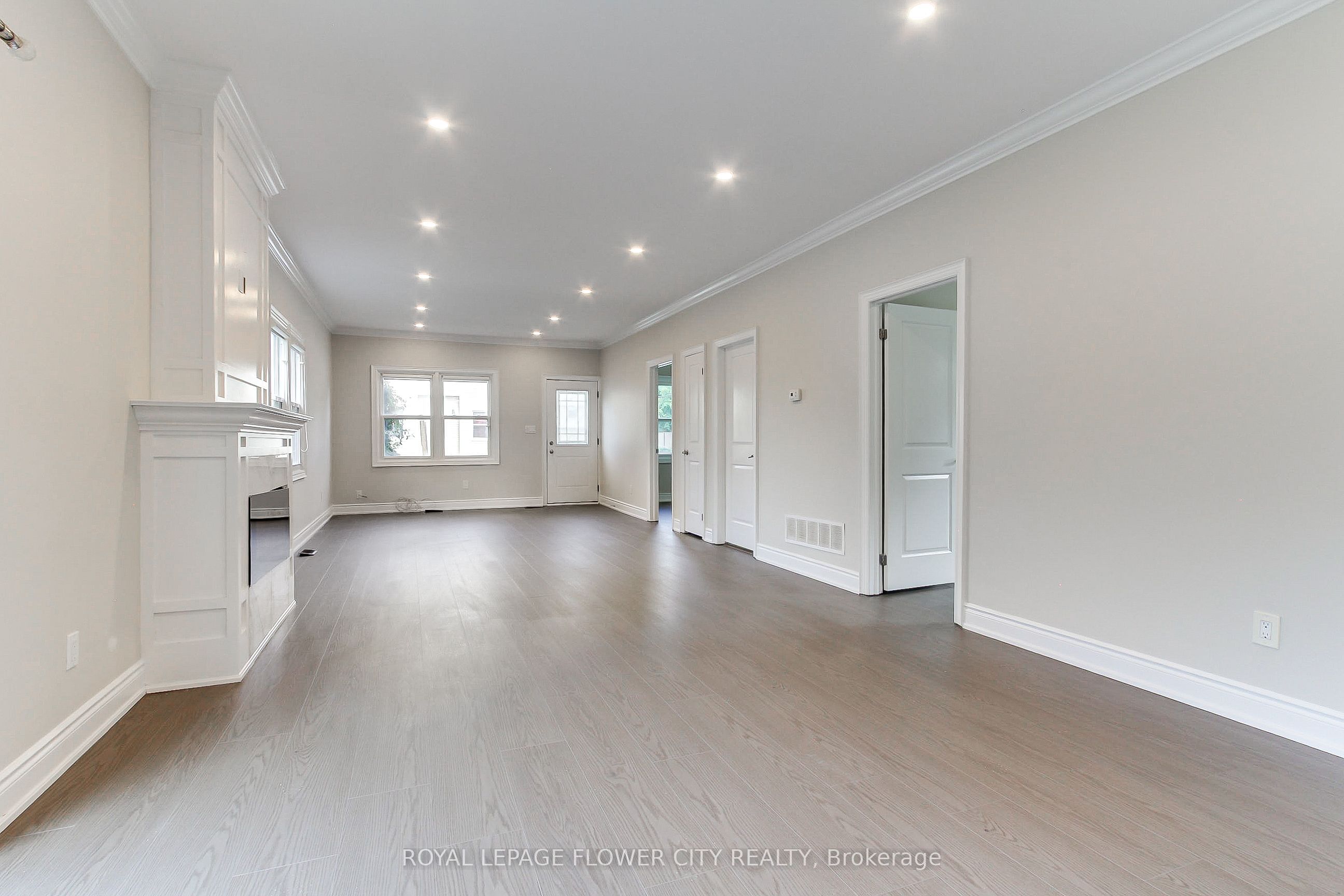 24 John Street Main Floor Property Photo 12