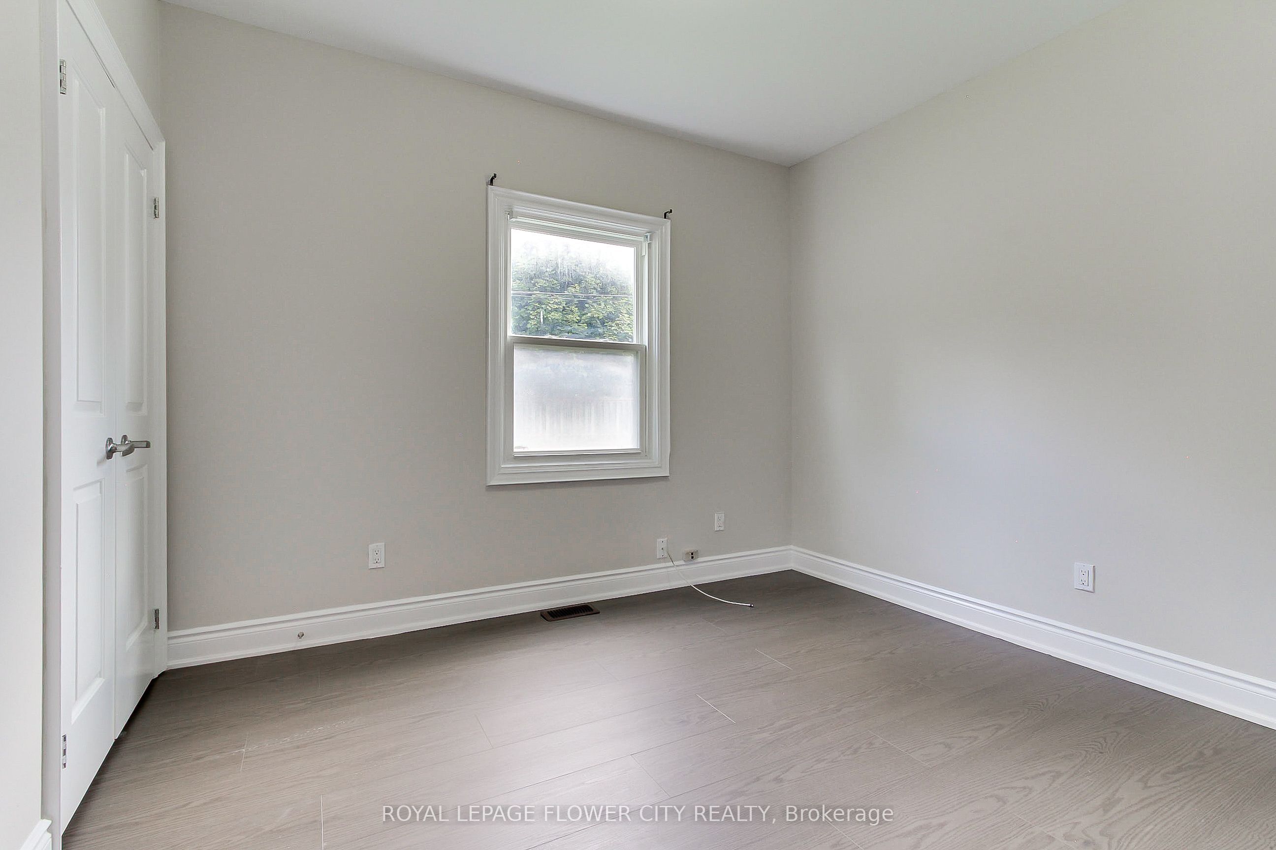 24 John Street Main Floor Property Photo 23