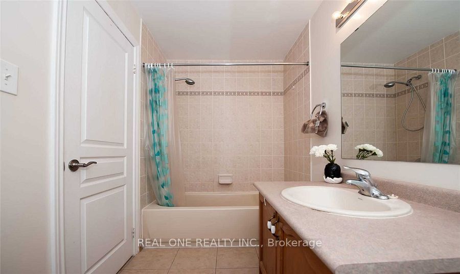 2307 Saddlecreek Crescent Property Photo 13