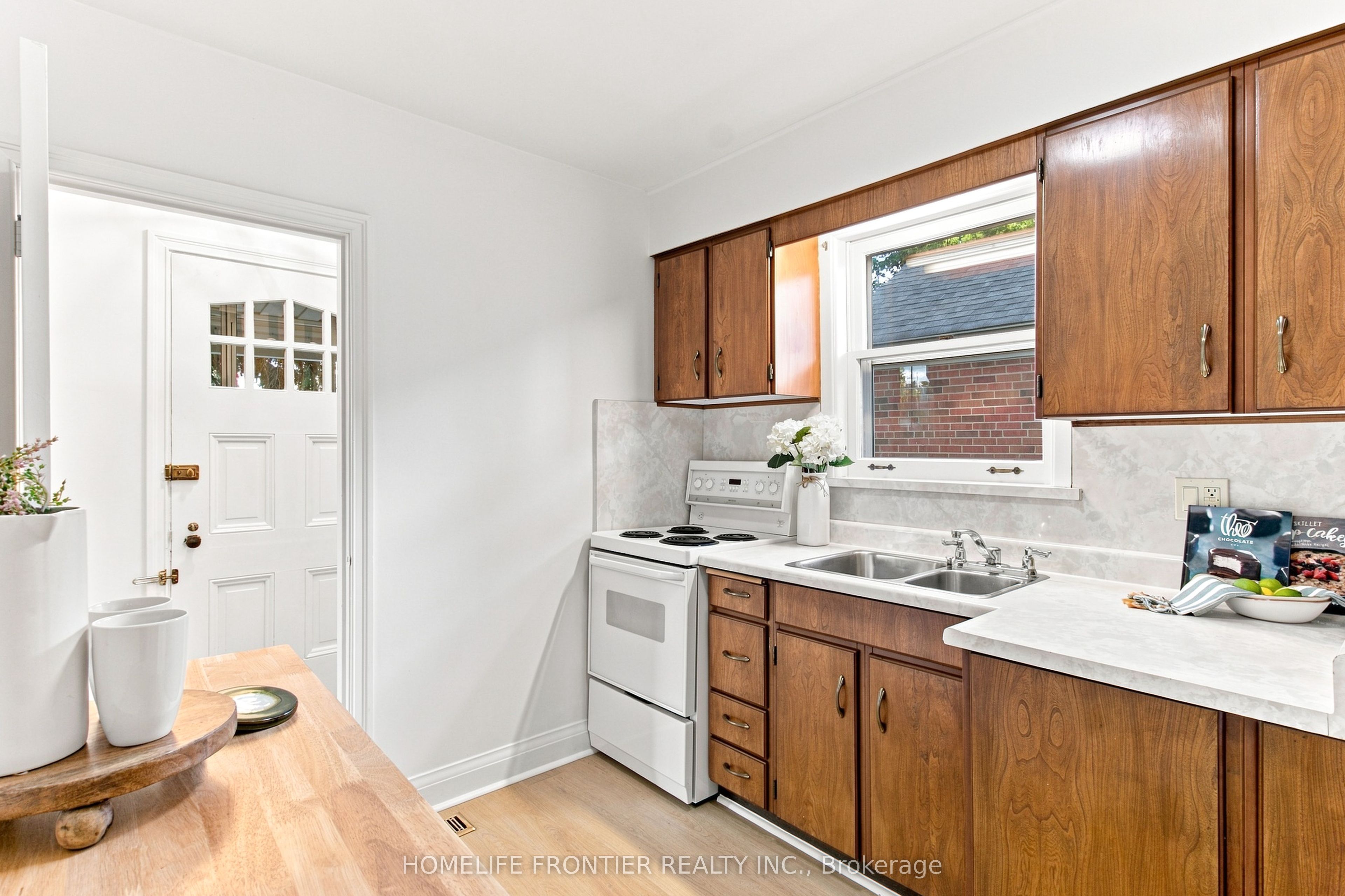 132 Wesley Street Property Photo 7