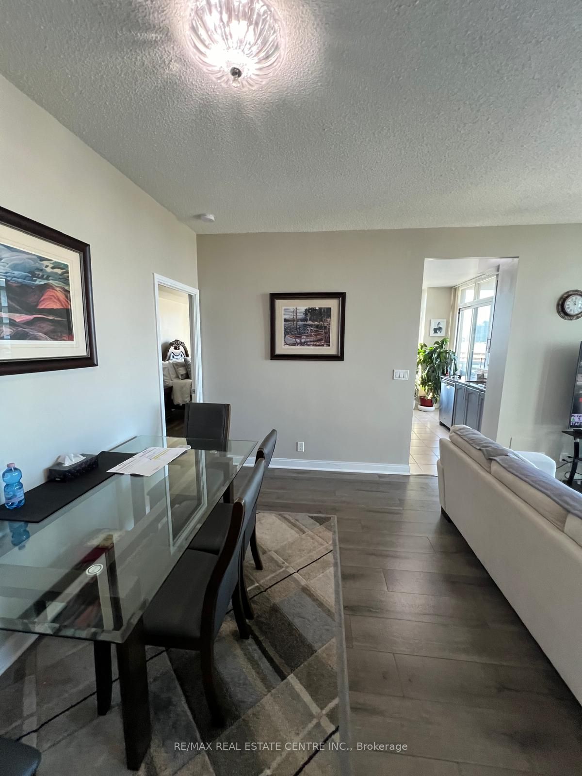 70 Absolute Avenue 2109 Property Photo 3