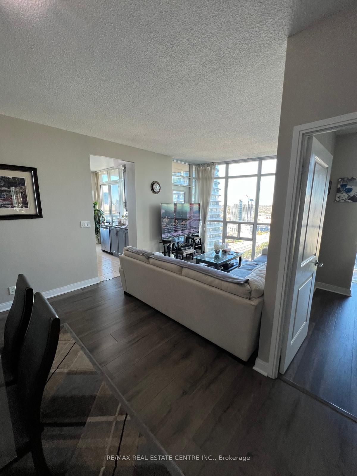70 Absolute Avenue 2109 Property Photo 4