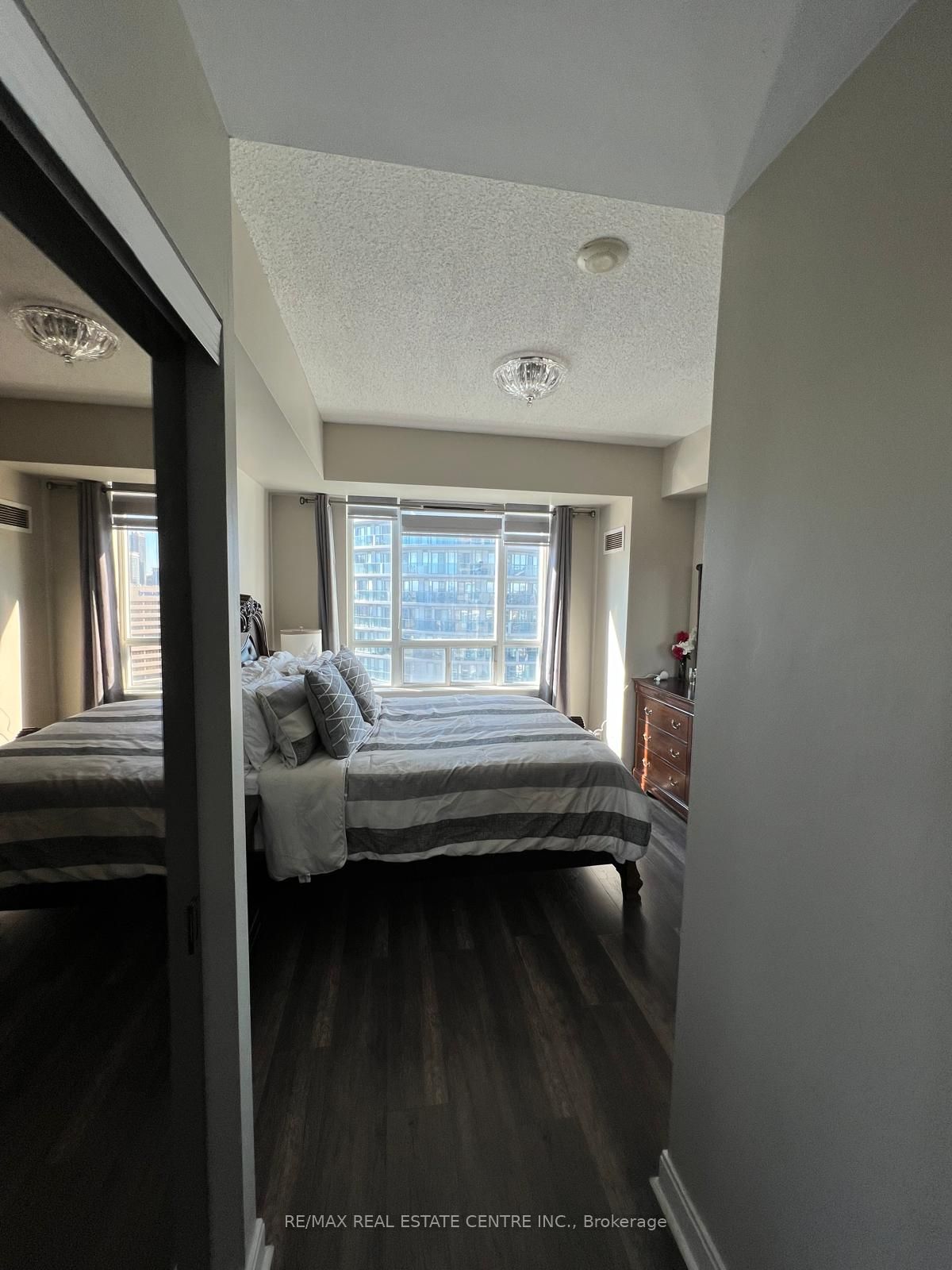 70 Absolute Avenue 2109 Property Photo 7