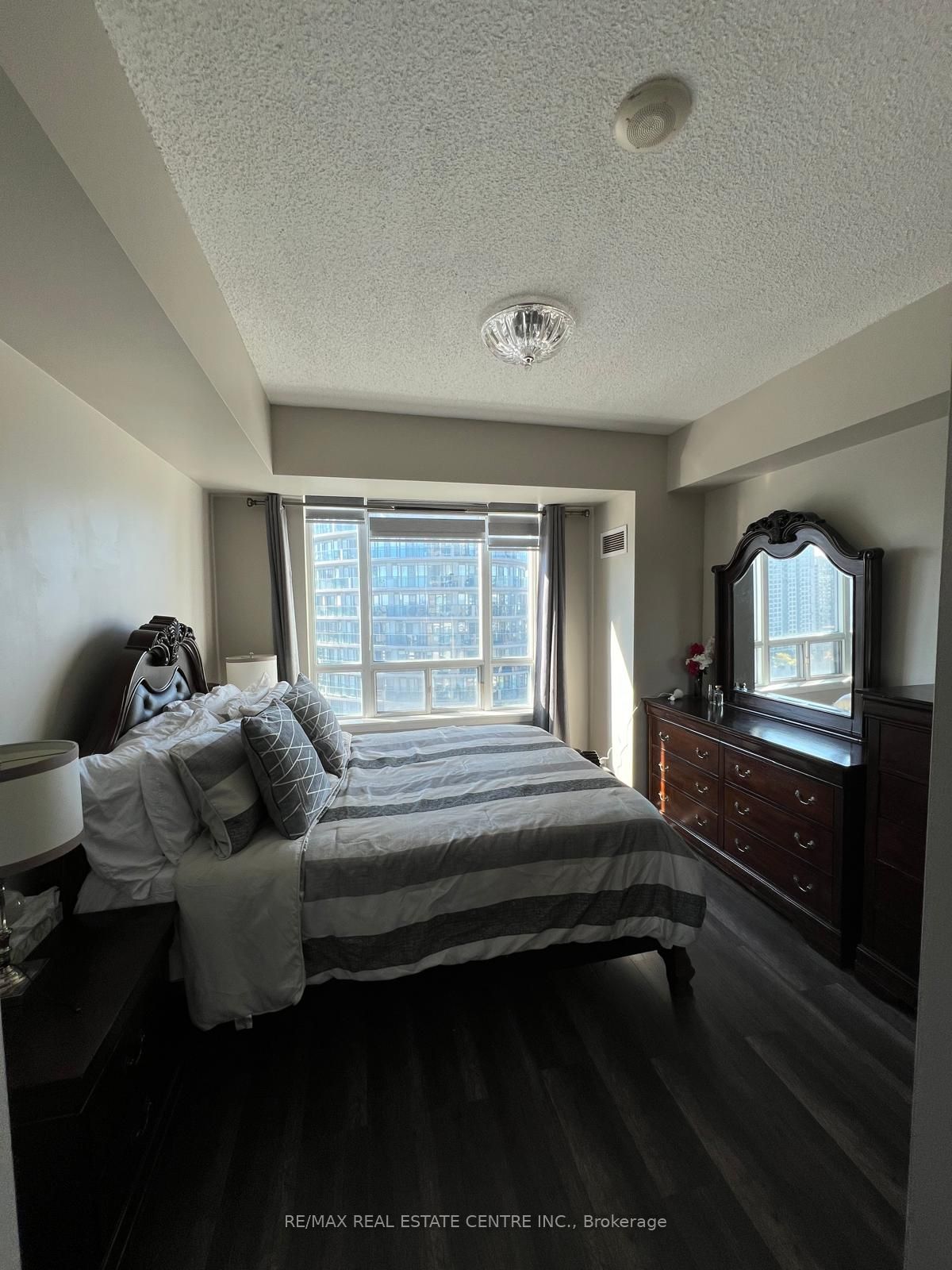 70 Absolute Avenue 2109 Property Photo 8