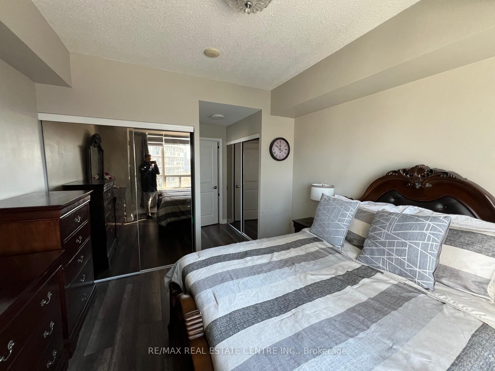 70 Absolute Avenue 2109 Property Photo 10
