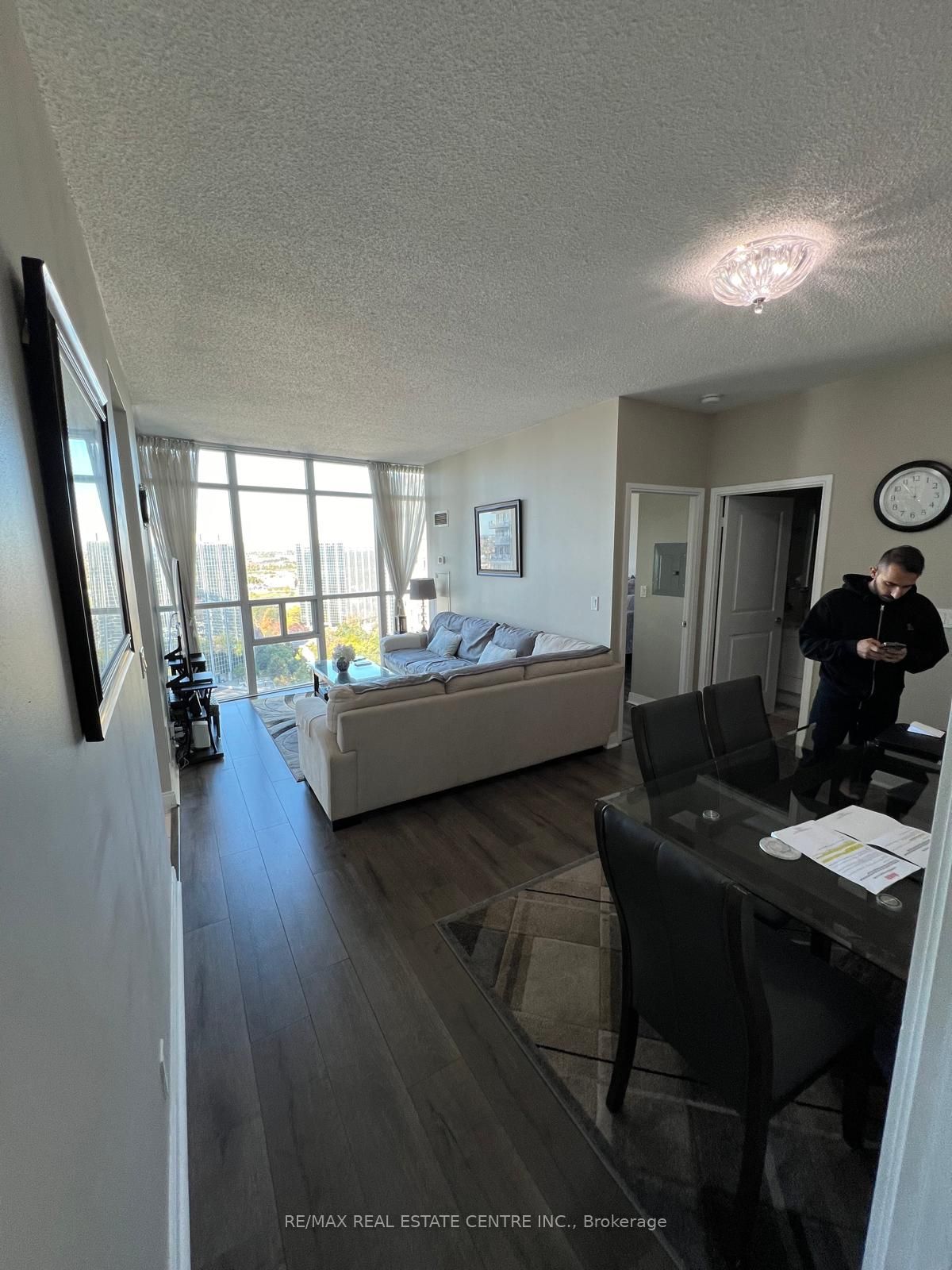 70 Absolute Avenue 2109 Property Photo 16