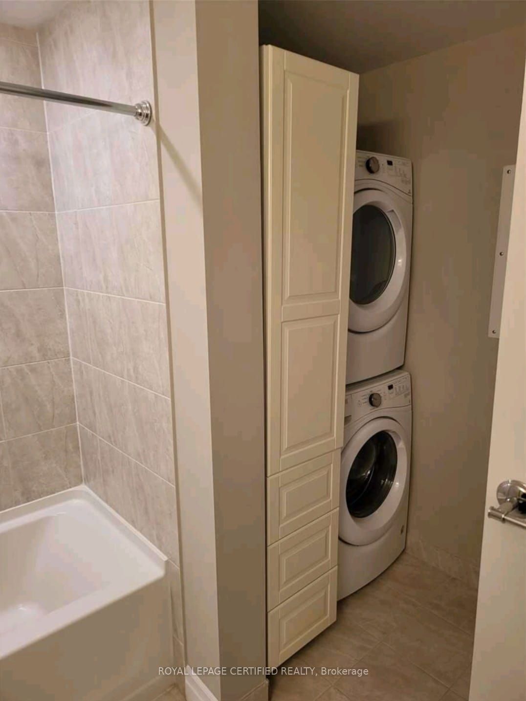 2490 Old Bronte Road 724 Property Photo 3