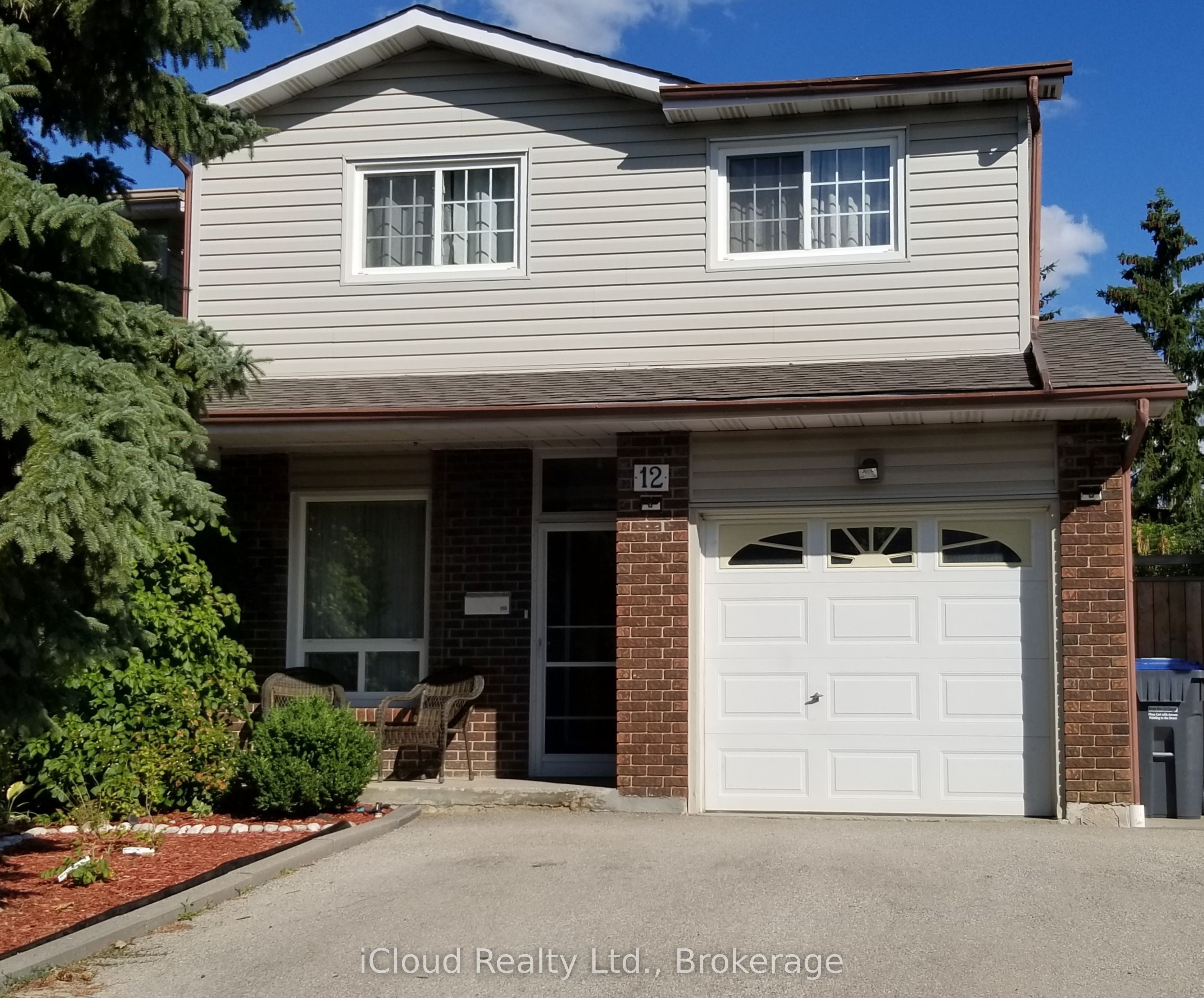 12 Simmons Boulevard Property Photo 1