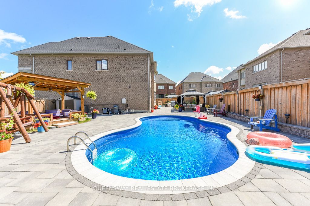 12 Love Court Property Photo 45
