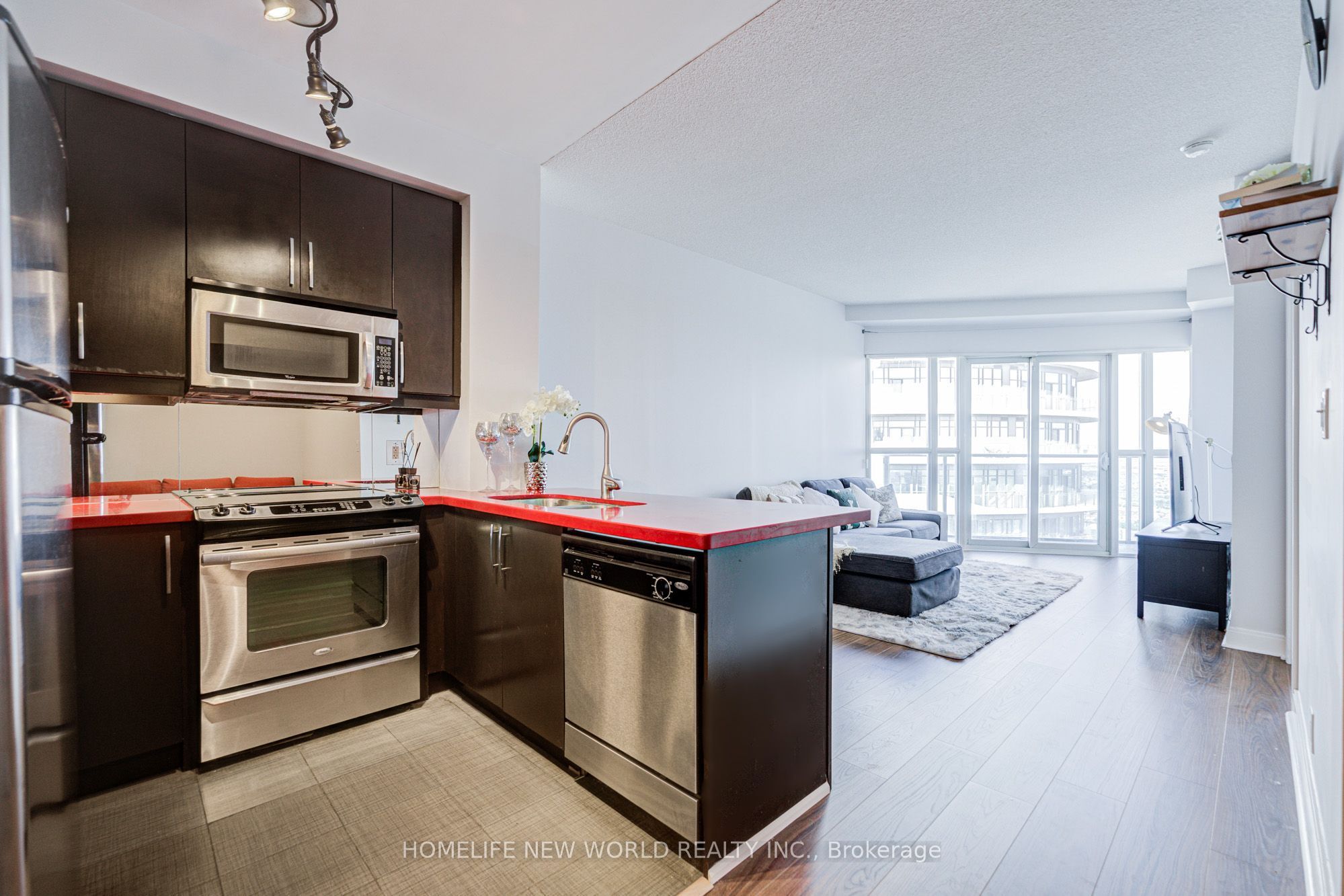 60 Absolute Avenue 4906 Property Photo 10