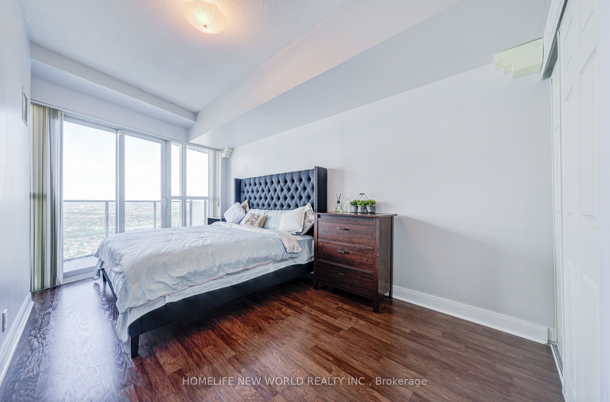 60 Absolute Avenue 4906 Property Photo 22
