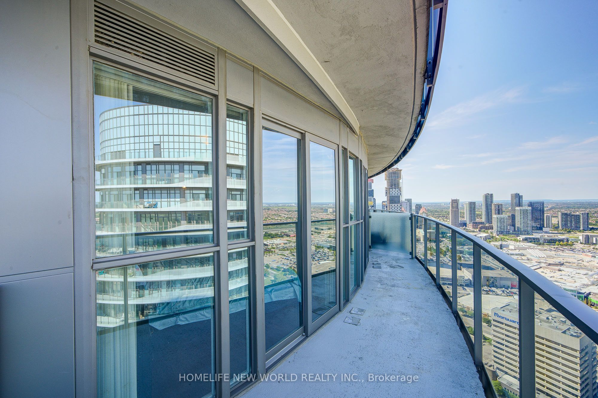 60 Absolute Avenue 4906 Property Photo 31