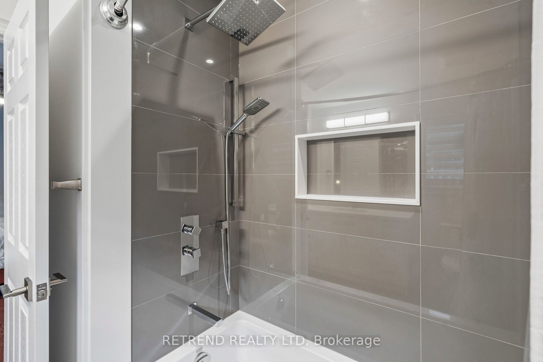 2223 Wuthering Heights Way Property Photo 30
