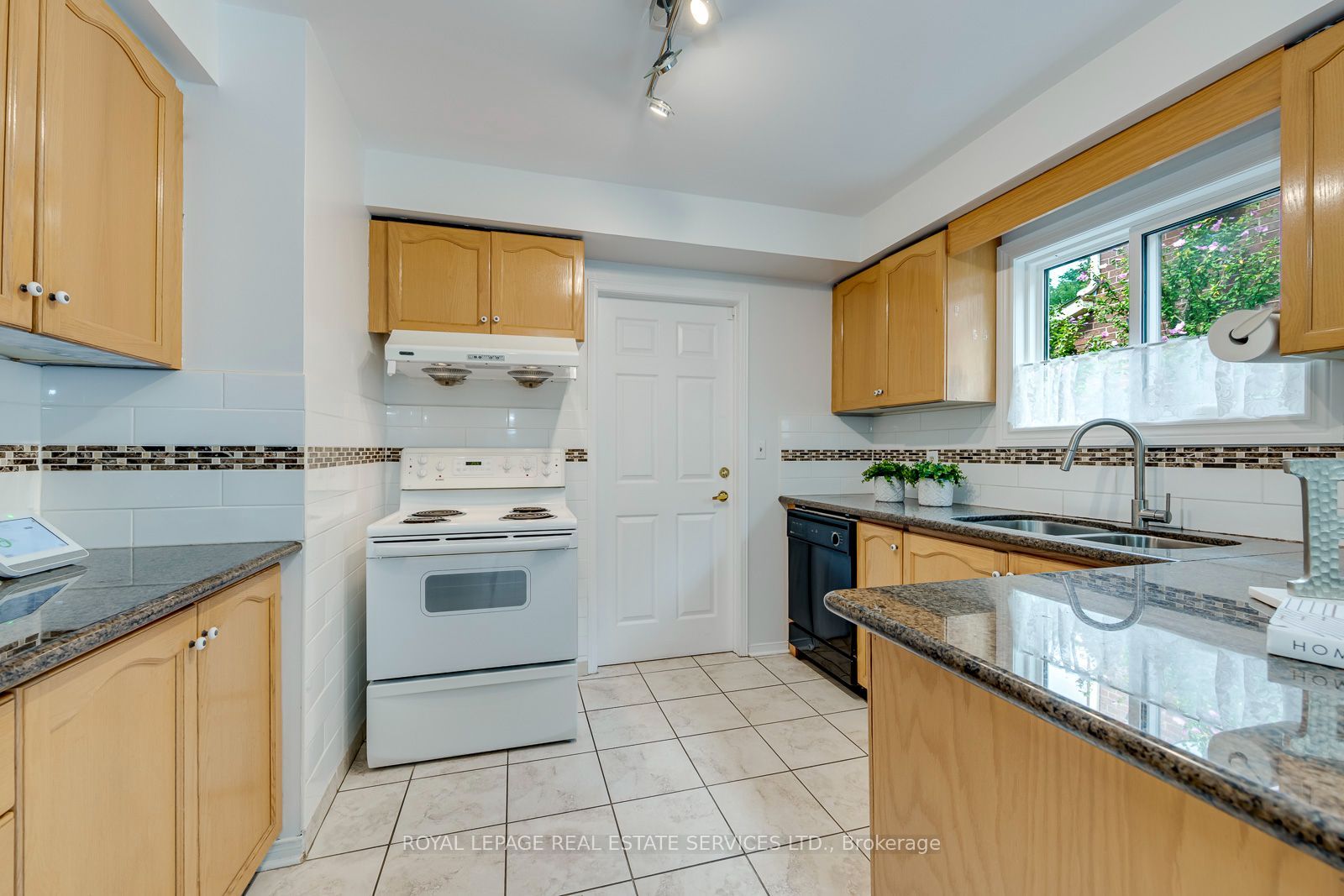 2101 Galena Crescent Property Photo 21
