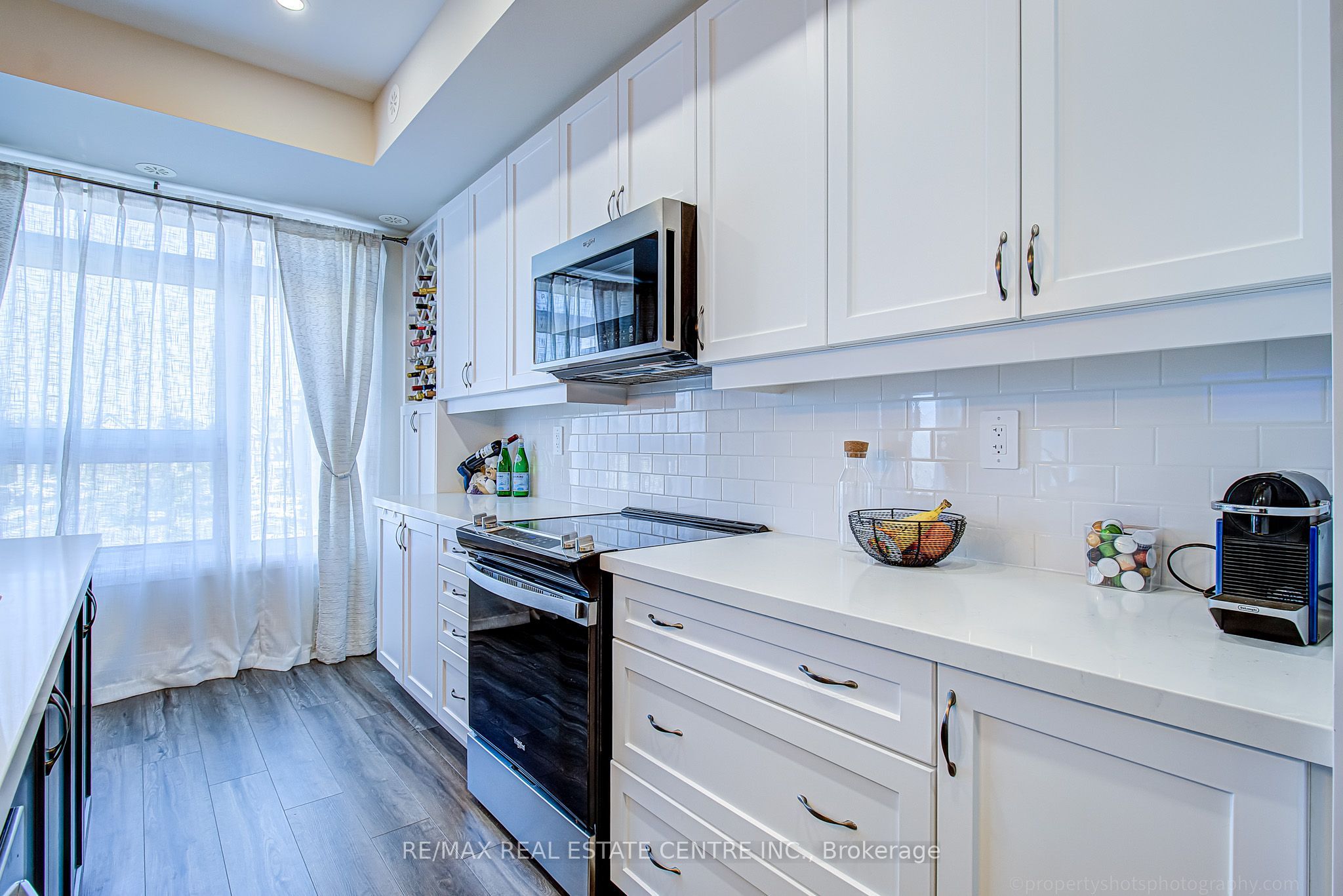 1569 Rose Way 116 Property Photo 4